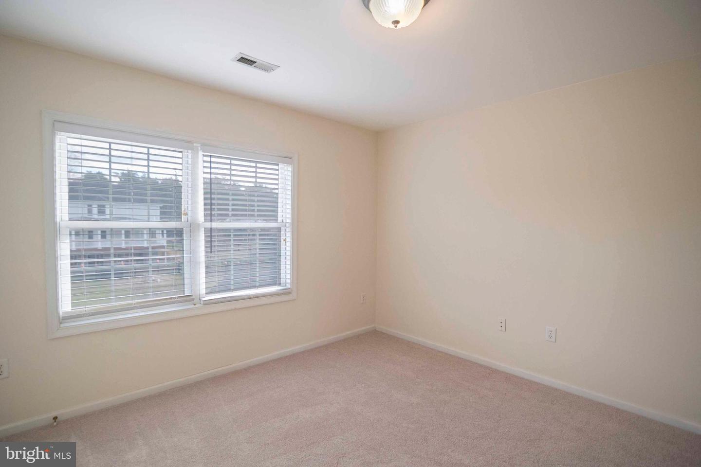 76 KATIE LN, MIDDLETOWN, Virginia 22645, 6 Bedrooms Bedrooms, ,3 BathroomsBathrooms,Residential,For sale,76 KATIE LN,VAWR2012638 MLS # VAWR2012638