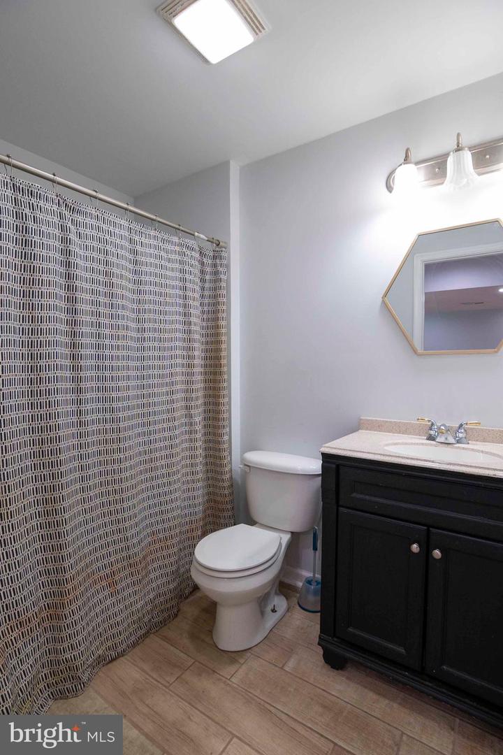 76 KATIE LN, MIDDLETOWN, Virginia 22645, 6 Bedrooms Bedrooms, ,3 BathroomsBathrooms,Residential,For sale,76 KATIE LN,VAWR2012638 MLS # VAWR2012638