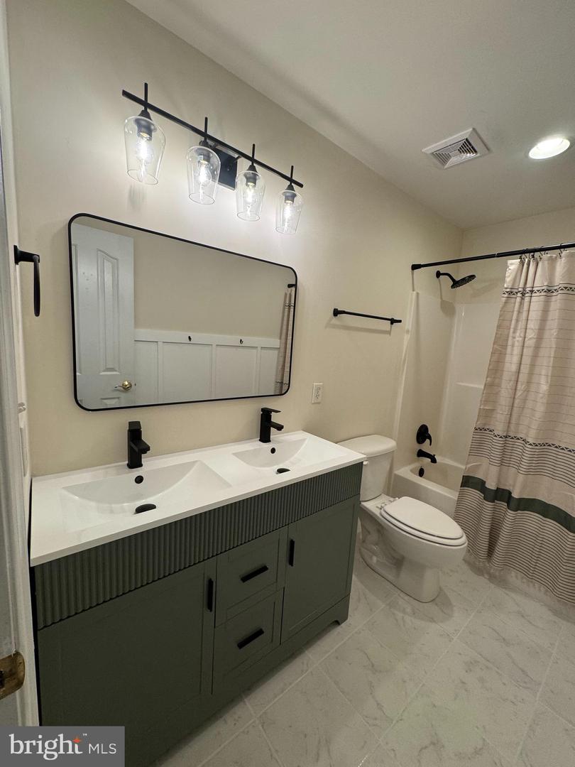 76 KATIE LN, MIDDLETOWN, Virginia 22645, 6 Bedrooms Bedrooms, ,3 BathroomsBathrooms,Residential,For sale,76 KATIE LN,VAWR2012638 MLS # VAWR2012638