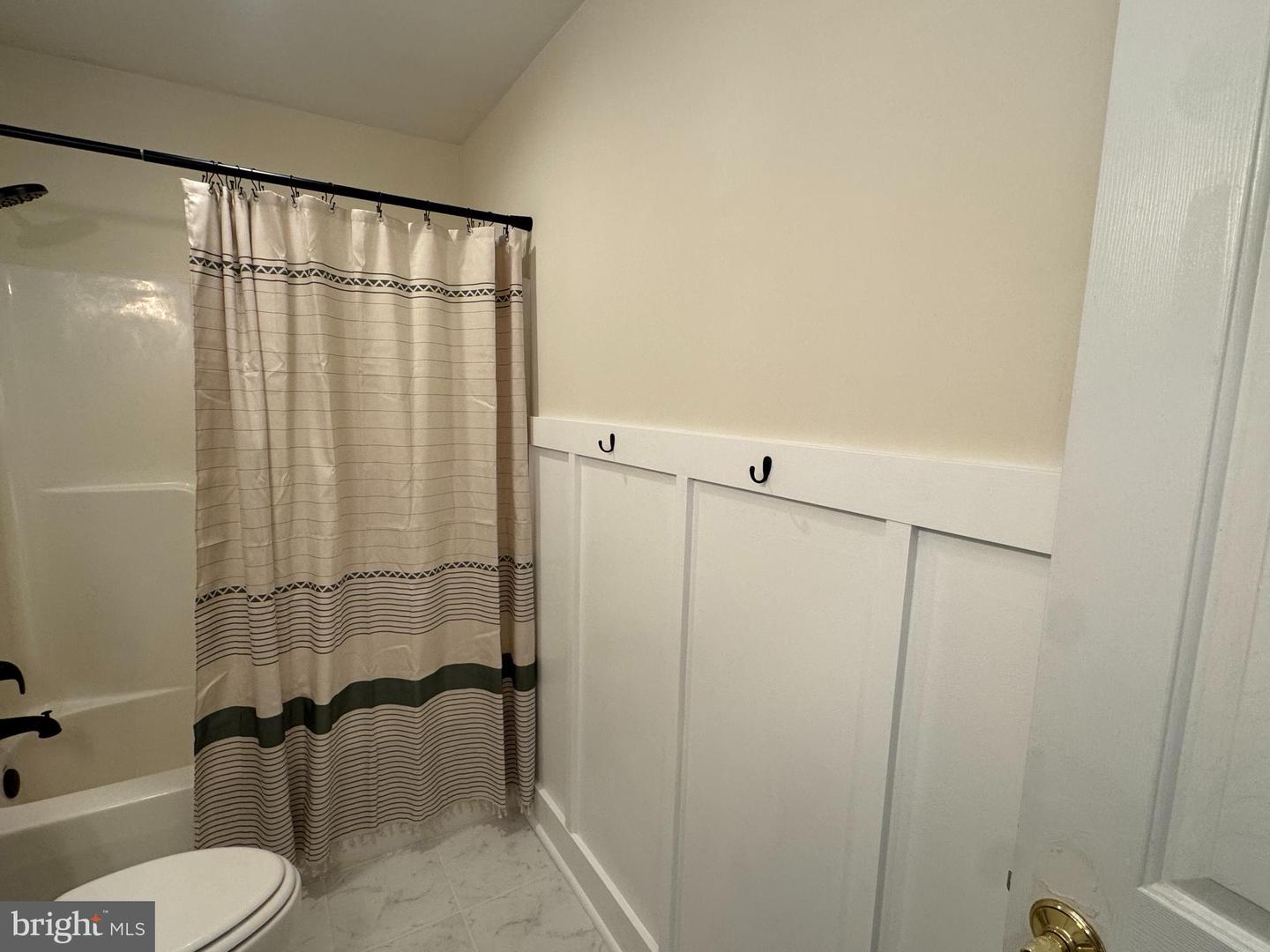 76 KATIE LN, MIDDLETOWN, Virginia 22645, 6 Bedrooms Bedrooms, ,3 BathroomsBathrooms,Residential,For sale,76 KATIE LN,VAWR2012638 MLS # VAWR2012638