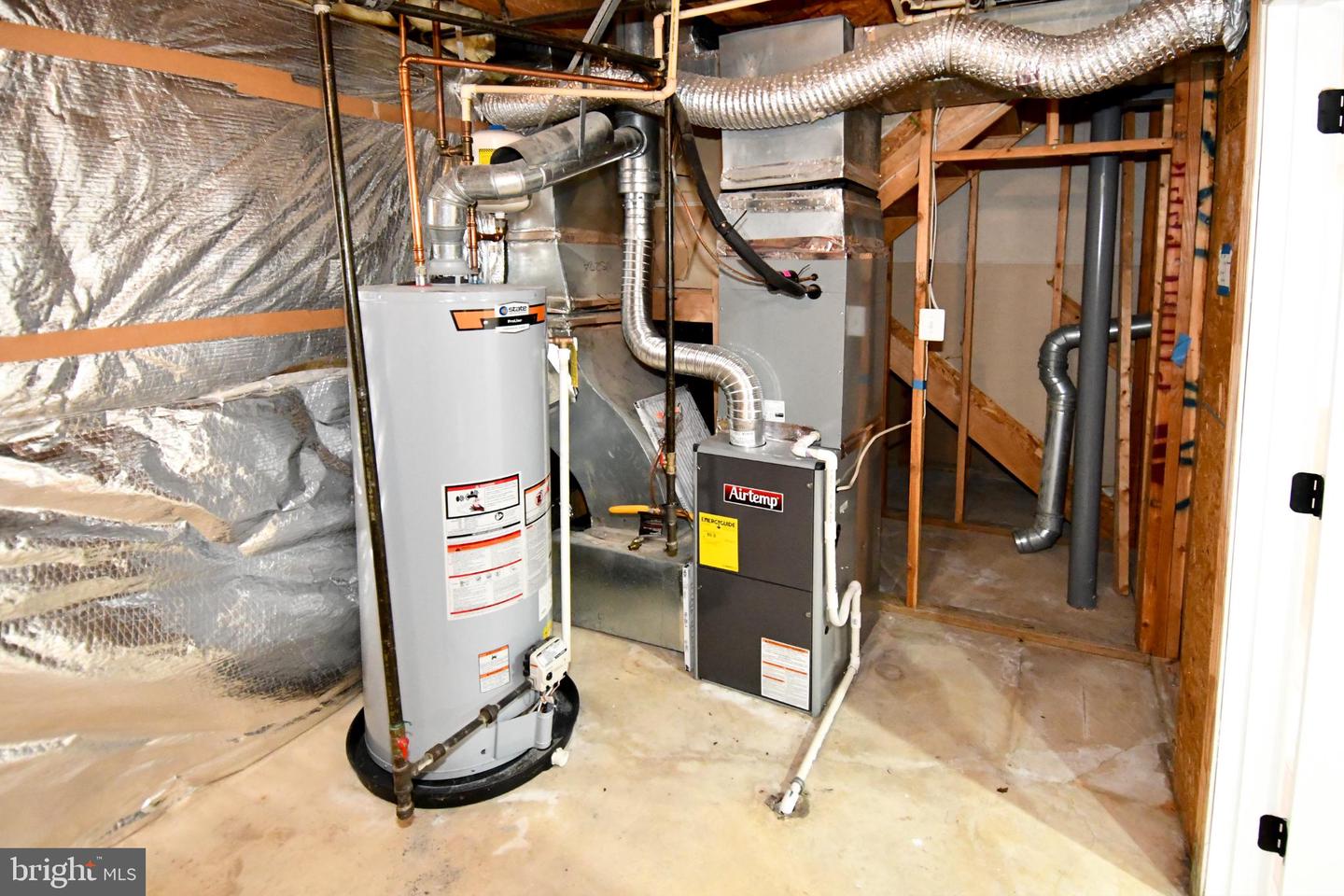 26005 HARTWOOD DR, CHANTILLY, Virginia 20152, 4 Bedrooms Bedrooms, 8 Rooms Rooms,3 BathroomsBathrooms,Residential,For sale,26005 HARTWOOD DR,VALO2110130 MLS # VALO2110130