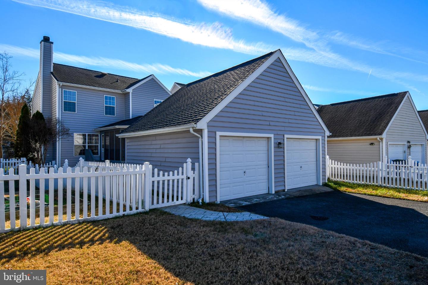 26005 HARTWOOD DR, CHANTILLY, Virginia 20152, 4 Bedrooms Bedrooms, 8 Rooms Rooms,3 BathroomsBathrooms,Residential,For sale,26005 HARTWOOD DR,VALO2110130 MLS # VALO2110130