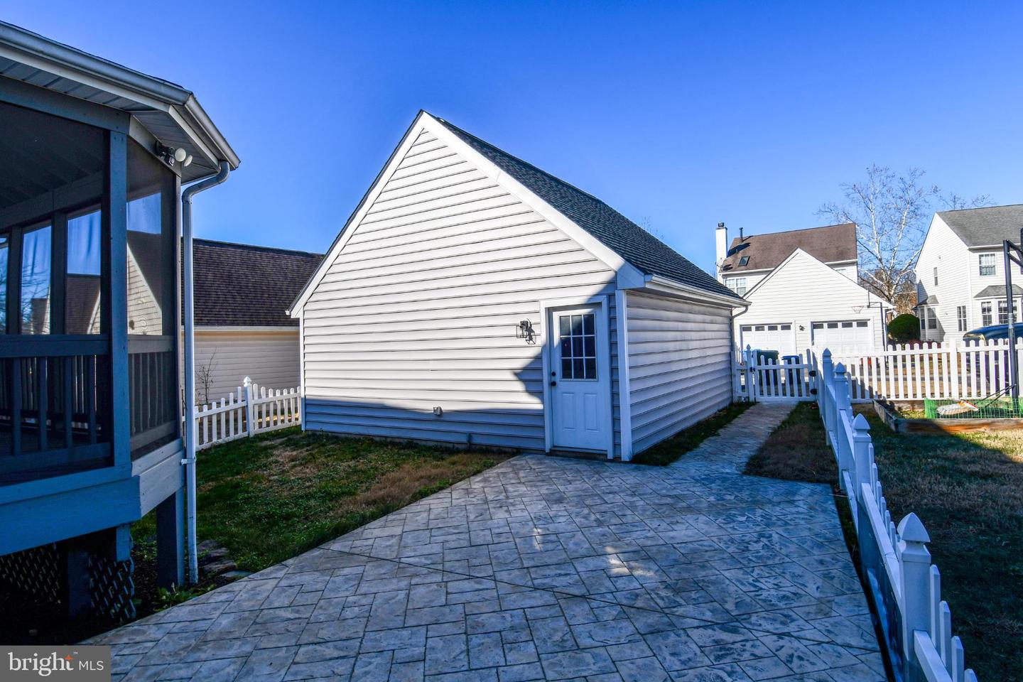 26005 HARTWOOD DR, CHANTILLY, Virginia 20152, 4 Bedrooms Bedrooms, 8 Rooms Rooms,3 BathroomsBathrooms,Residential,For sale,26005 HARTWOOD DR,VALO2110130 MLS # VALO2110130