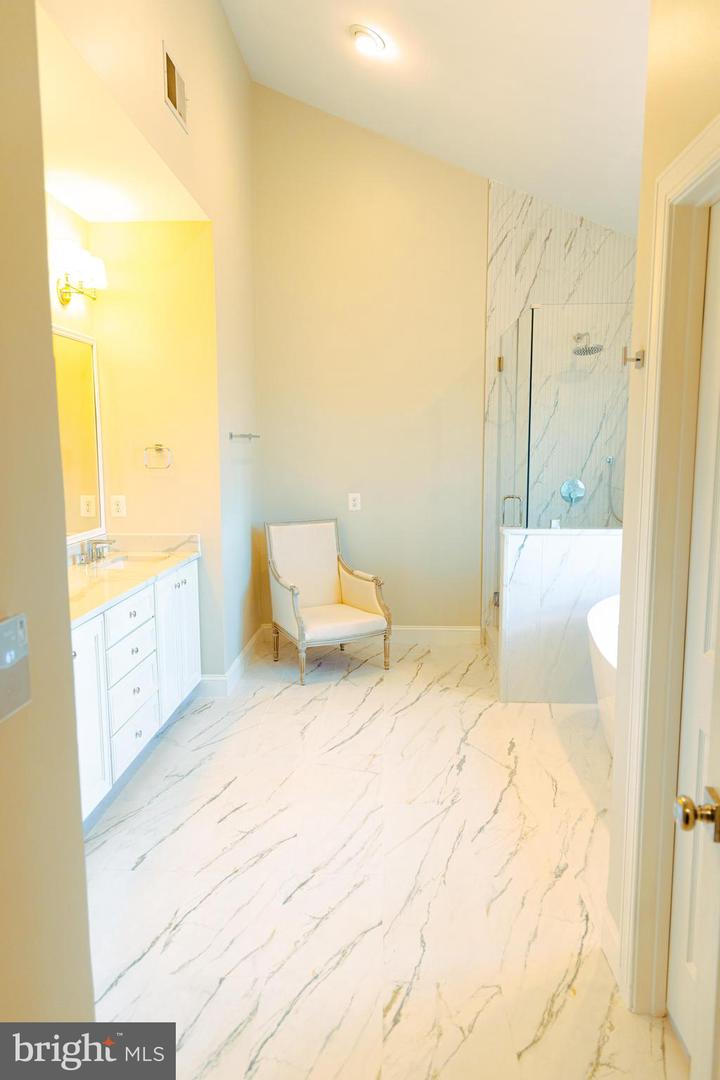 7150 KENTHURST LN, THE PLAINS, Virginia 20198, 5 Bedrooms Bedrooms, ,4 BathroomsBathrooms,Residential,For sale,7150 KENTHURST LN,VAFQ2019590 MLS # VAFQ2019590