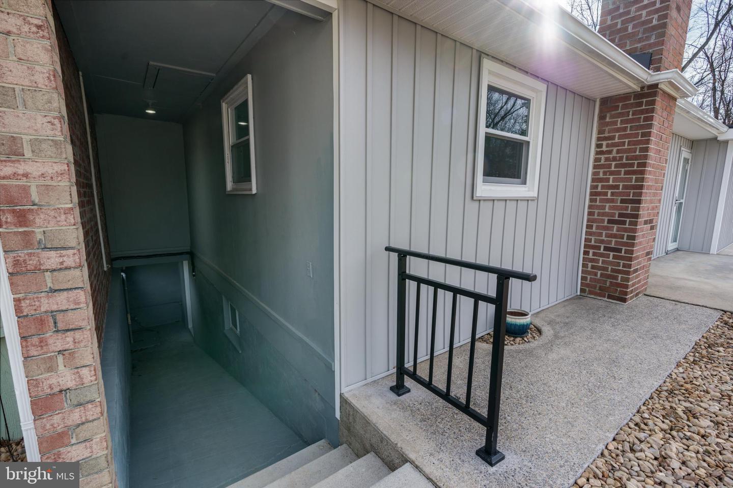 52 GOLDEN MAPLE LN, MAURERTOWN, Virginia 22644, 3 Bedrooms Bedrooms, ,2 BathroomsBathrooms,Residential,For sale,52 GOLDEN MAPLE LN,VASH2013408 MLS # VASH2013408