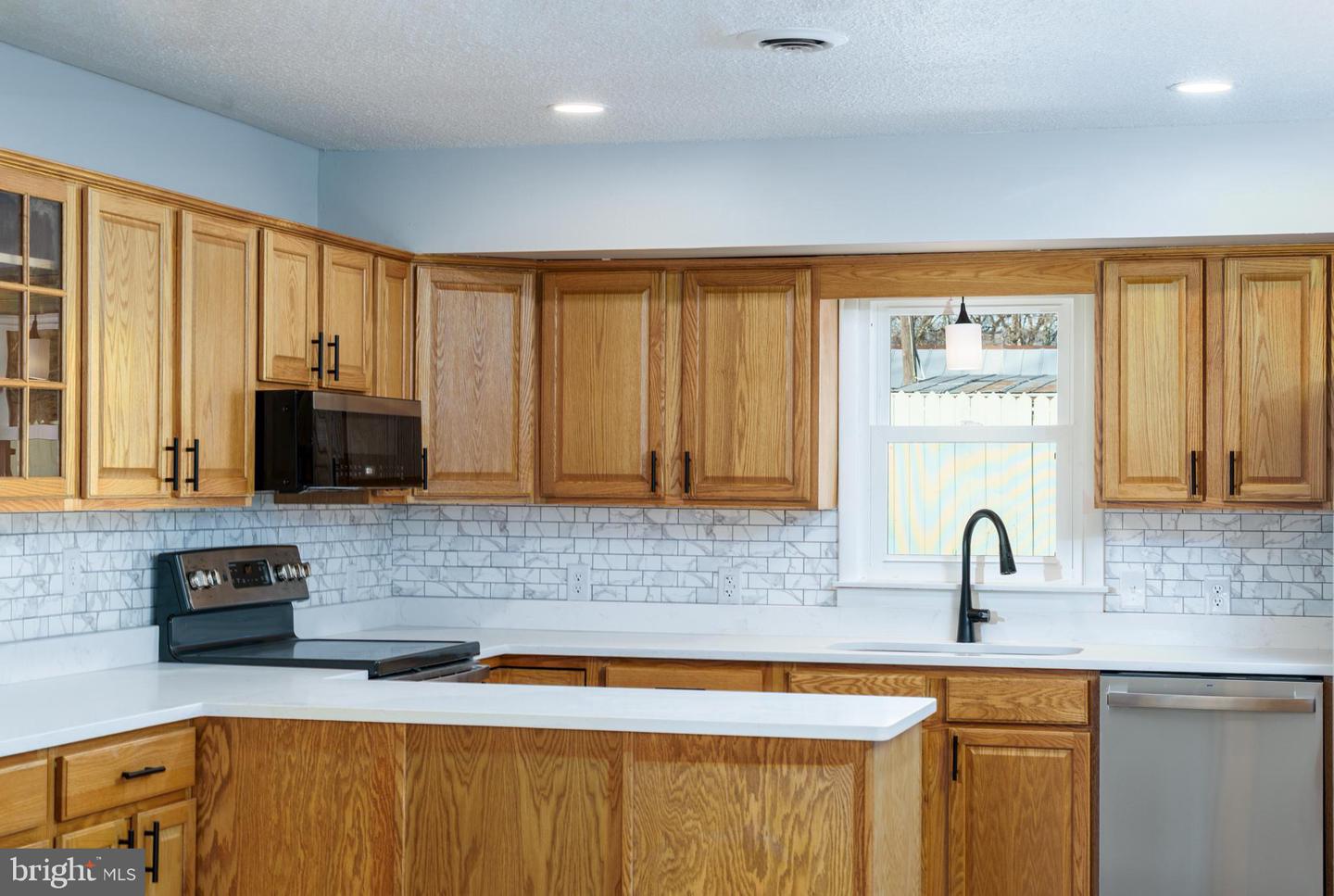 52 GOLDEN MAPLE LN, MAURERTOWN, Virginia 22644, 3 Bedrooms Bedrooms, ,2 BathroomsBathrooms,Residential,For sale,52 GOLDEN MAPLE LN,VASH2013408 MLS # VASH2013408