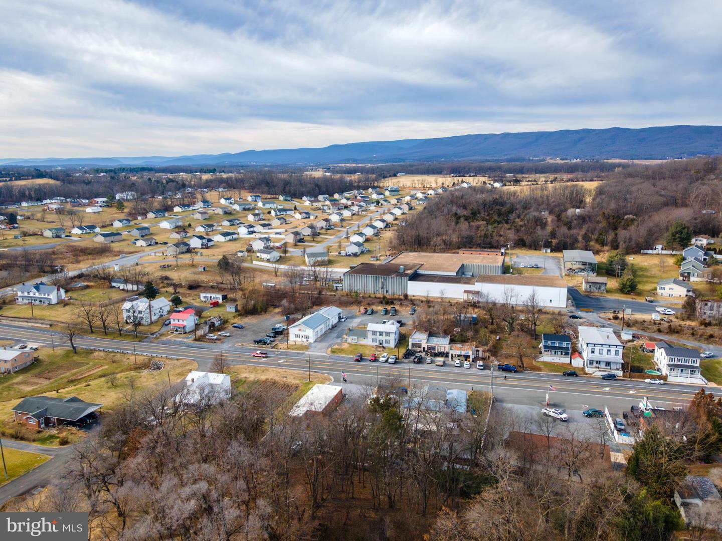 52 GOLDEN MAPLE LN, MAURERTOWN, Virginia 22644, 3 Bedrooms Bedrooms, ,2 BathroomsBathrooms,Residential,For sale,52 GOLDEN MAPLE LN,VASH2013408 MLS # VASH2013408