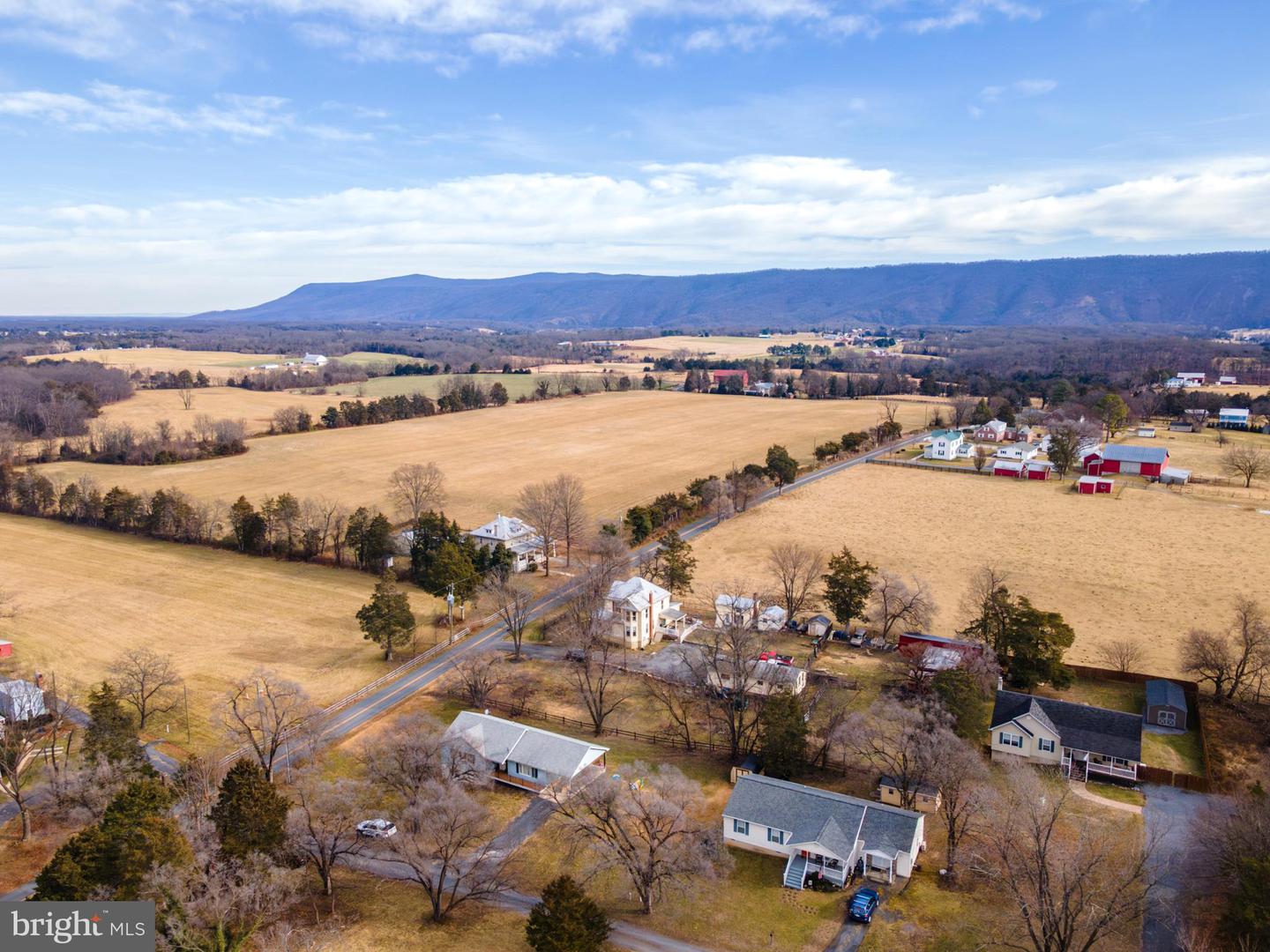 52 GOLDEN MAPLE LN, MAURERTOWN, Virginia 22644, 3 Bedrooms Bedrooms, ,2 BathroomsBathrooms,Residential,For sale,52 GOLDEN MAPLE LN,VASH2013408 MLS # VASH2013408