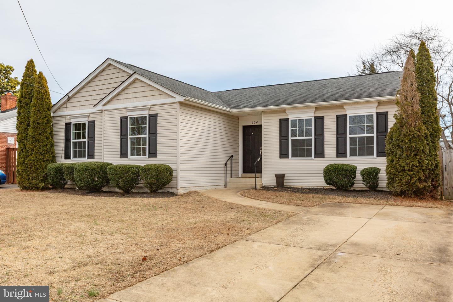 604 WOODFORD ST, FREDERICKSBURG, Virginia 22401, 3 Bedrooms Bedrooms, ,2 BathroomsBathrooms,Residential,For sale,604 WOODFORD ST,VAFB2009546 MLS # VAFB2009546