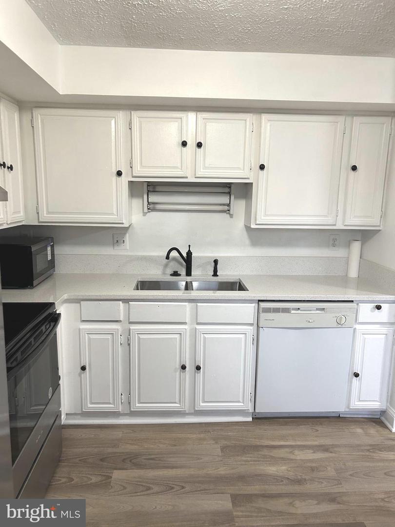 6363 GENERALS CT, CENTREVILLE, Virginia 20121, 3 Bedrooms Bedrooms, ,2 BathroomsBathrooms,Residential,For sale,6363 GENERALS CT,VAFX2282486 MLS # VAFX2282486