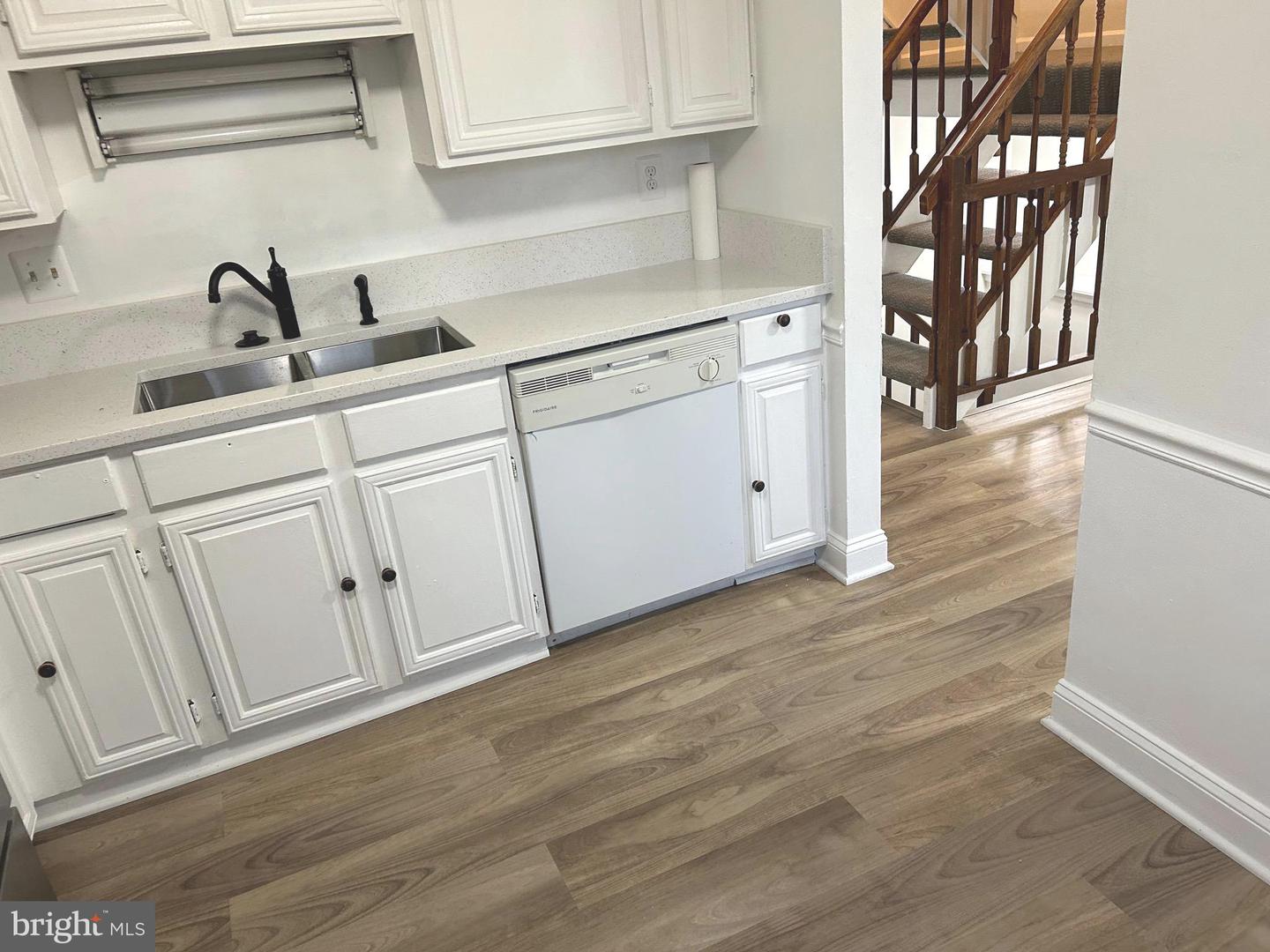 6363 GENERALS CT, CENTREVILLE, Virginia 20121, 3 Bedrooms Bedrooms, ,2 BathroomsBathrooms,Residential,For sale,6363 GENERALS CT,VAFX2282486 MLS # VAFX2282486