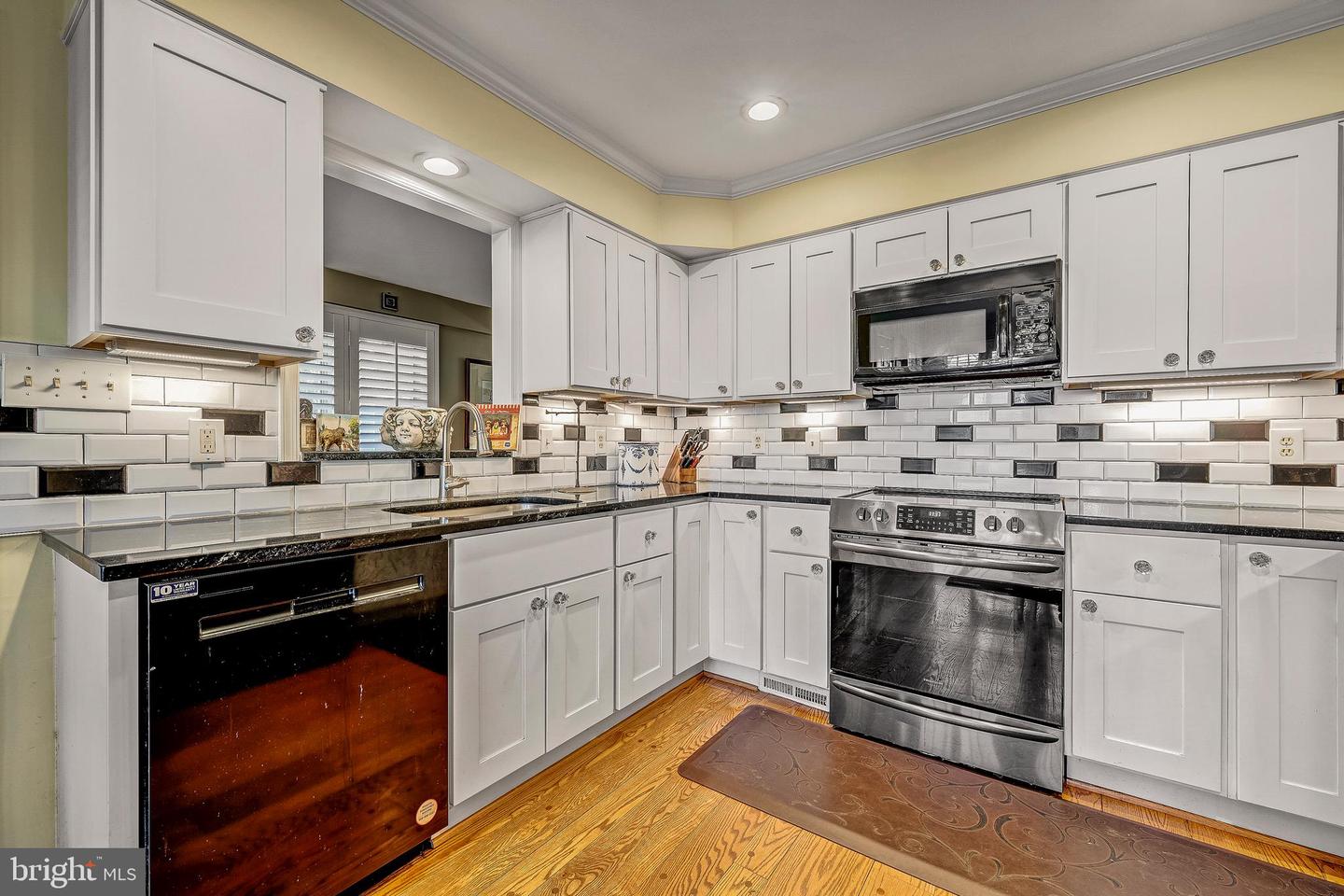 5 CHINN LN, MIDDLEBURG, Virginia 20117, 3 Bedrooms Bedrooms, ,2 BathroomsBathrooms,Residential,For sale,5 CHINN LN,VALO2112436 MLS # VALO2112436