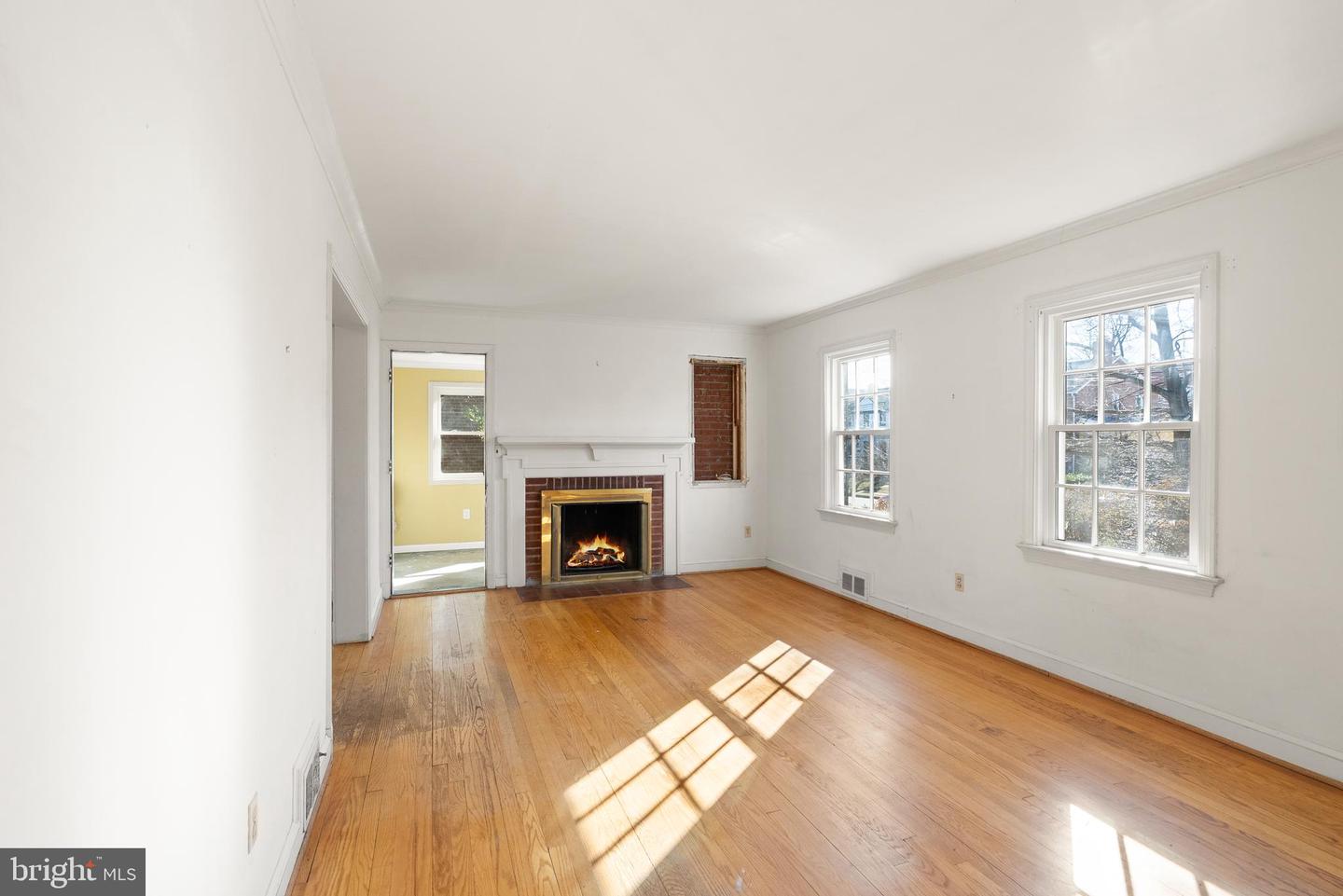 2235 N COLUMBUS ST, ARLINGTON, Virginia 22207, 3 Bedrooms Bedrooms, ,2 BathroomsBathrooms,Residential,For sale,2235 N COLUMBUS ST,VAAR2067258 MLS # VAAR2067258