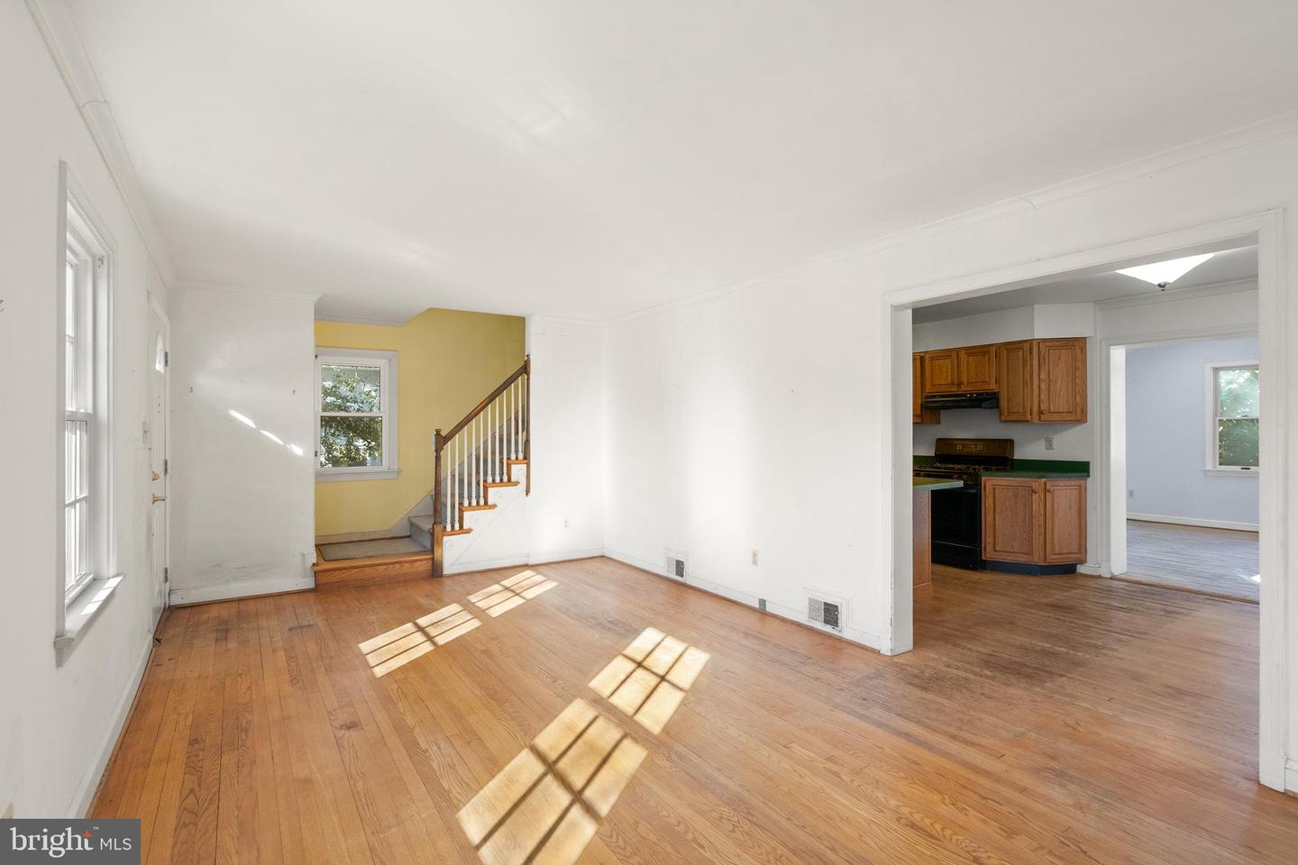 2235 N COLUMBUS ST, ARLINGTON, Virginia 22207, 3 Bedrooms Bedrooms, ,2 BathroomsBathrooms,Residential,For sale,2235 N COLUMBUS ST,VAAR2067258 MLS # VAAR2067258