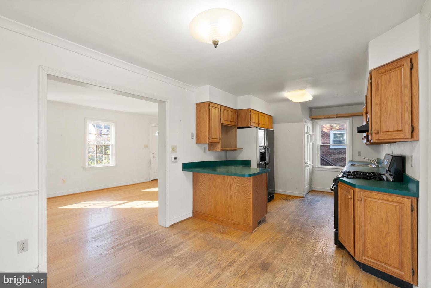 2235 N COLUMBUS ST, ARLINGTON, Virginia 22207, 3 Bedrooms Bedrooms, ,2 BathroomsBathrooms,Residential,For sale,2235 N COLUMBUS ST,VAAR2067258 MLS # VAAR2067258