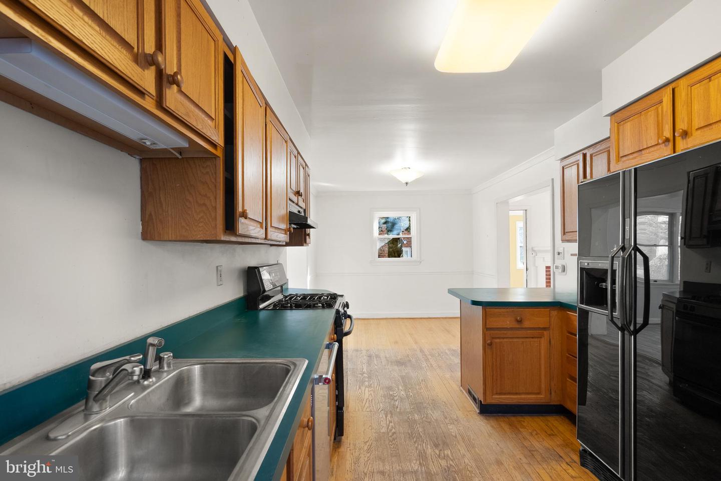 2235 N COLUMBUS ST, ARLINGTON, Virginia 22207, 3 Bedrooms Bedrooms, ,2 BathroomsBathrooms,Residential,For sale,2235 N COLUMBUS ST,VAAR2067258 MLS # VAAR2067258