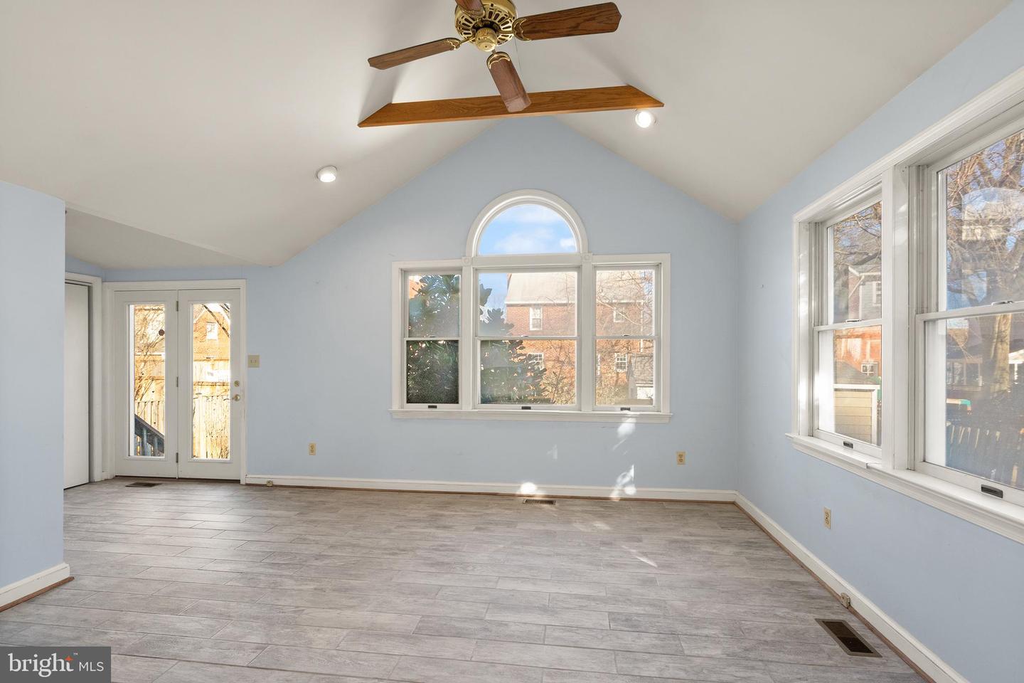 2235 N COLUMBUS ST, ARLINGTON, Virginia 22207, 3 Bedrooms Bedrooms, ,2 BathroomsBathrooms,Residential,For sale,2235 N COLUMBUS ST,VAAR2067258 MLS # VAAR2067258