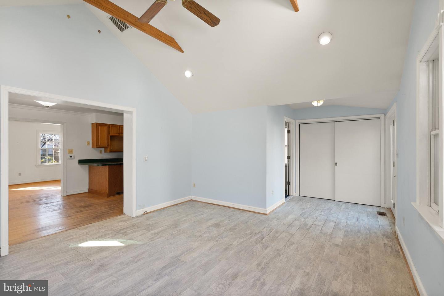 2235 N COLUMBUS ST, ARLINGTON, Virginia 22207, 3 Bedrooms Bedrooms, ,2 BathroomsBathrooms,Residential,For sale,2235 N COLUMBUS ST,VAAR2067258 MLS # VAAR2067258