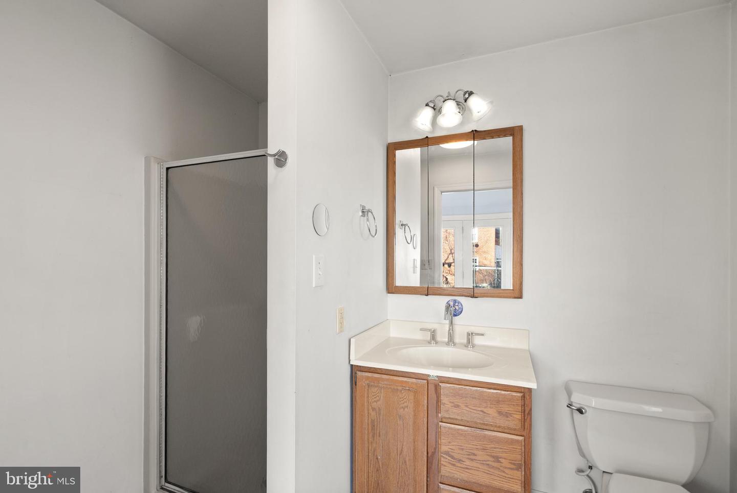 2235 N COLUMBUS ST, ARLINGTON, Virginia 22207, 3 Bedrooms Bedrooms, ,2 BathroomsBathrooms,Residential,For sale,2235 N COLUMBUS ST,VAAR2067258 MLS # VAAR2067258