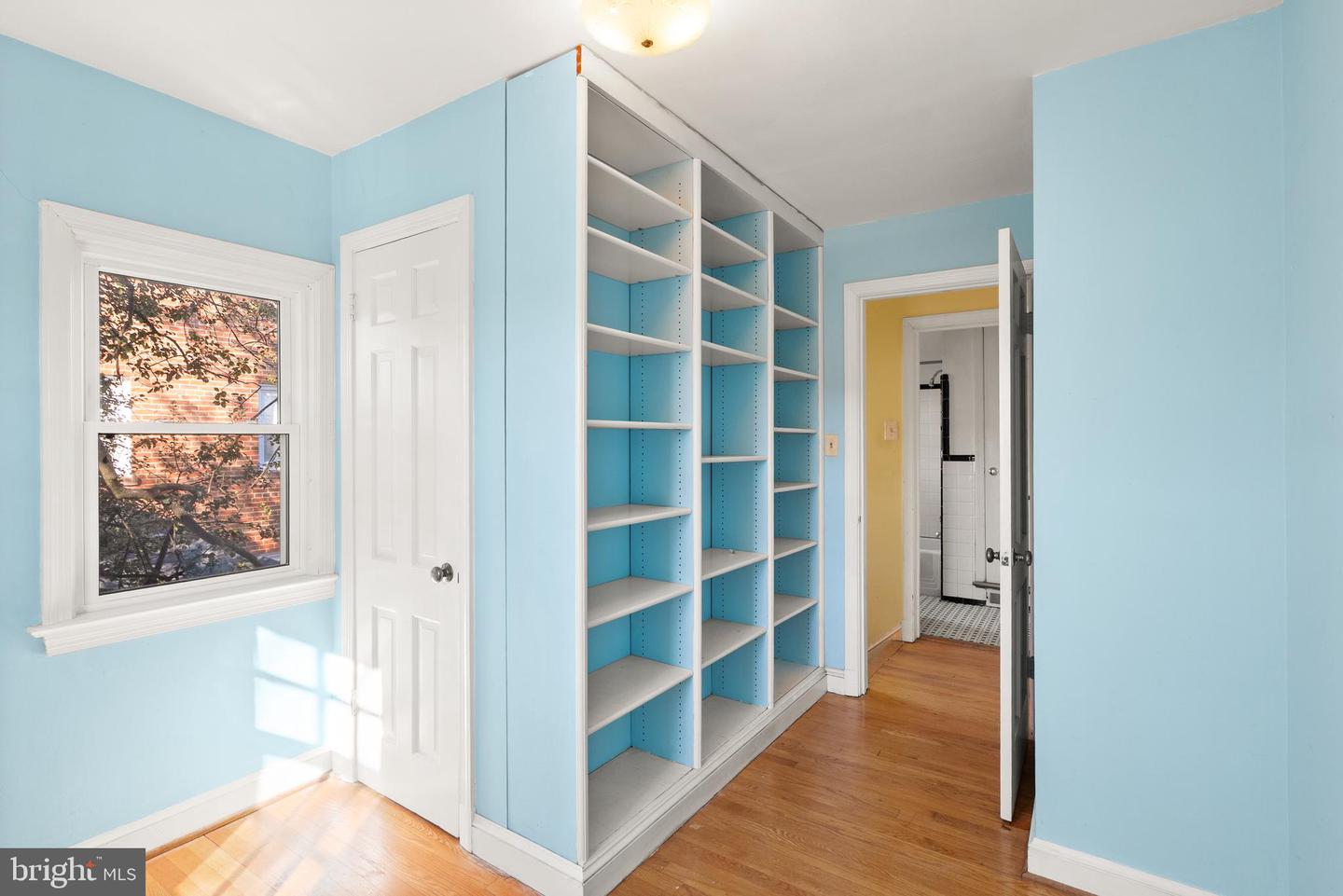 2235 N COLUMBUS ST, ARLINGTON, Virginia 22207, 3 Bedrooms Bedrooms, ,2 BathroomsBathrooms,Residential,For sale,2235 N COLUMBUS ST,VAAR2067258 MLS # VAAR2067258