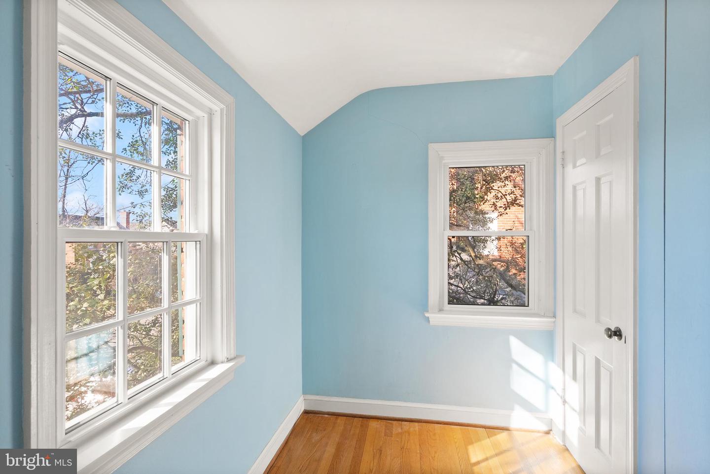 2235 N COLUMBUS ST, ARLINGTON, Virginia 22207, 3 Bedrooms Bedrooms, ,2 BathroomsBathrooms,Residential,For sale,2235 N COLUMBUS ST,VAAR2067258 MLS # VAAR2067258