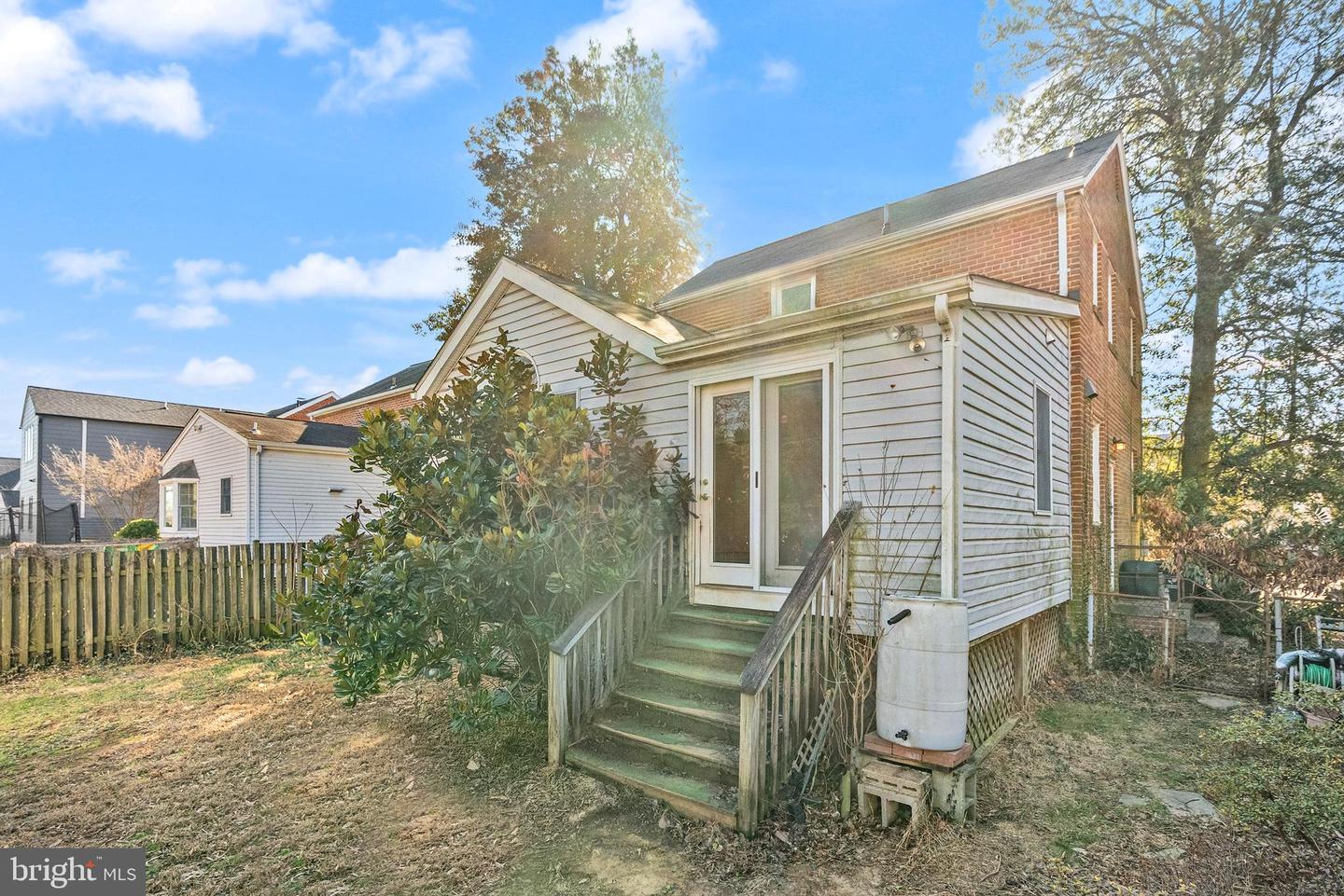 2235 N COLUMBUS ST, ARLINGTON, Virginia 22207, 3 Bedrooms Bedrooms, ,2 BathroomsBathrooms,Residential,For sale,2235 N COLUMBUS ST,VAAR2067258 MLS # VAAR2067258