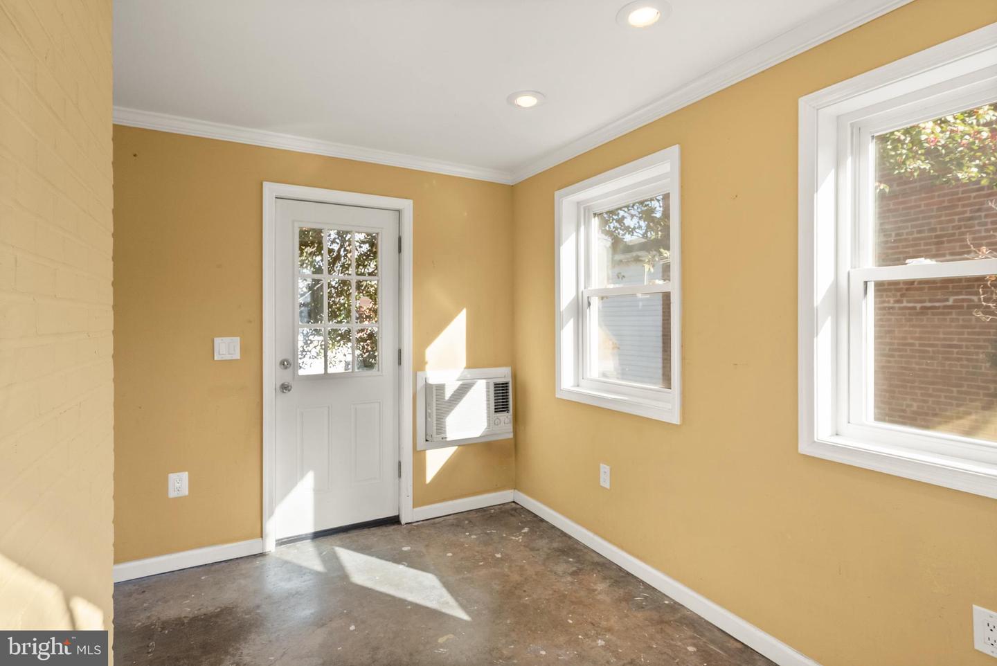 2235 N COLUMBUS ST, ARLINGTON, Virginia 22207, 3 Bedrooms Bedrooms, ,2 BathroomsBathrooms,Residential,For sale,2235 N COLUMBUS ST,VAAR2067258 MLS # VAAR2067258