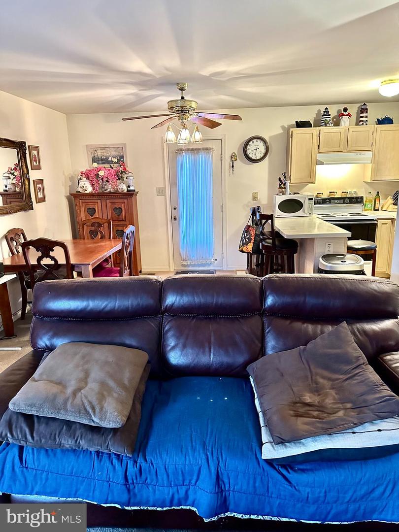 13319 W CATHARPIN RD, SPOTSYLVANIA, Virginia 22553, 2 Bedrooms Bedrooms, ,1 BathroomBathrooms,Residential,For sale,13319 W CATHARPIN RD,VASP2038648 MLS # VASP2038648