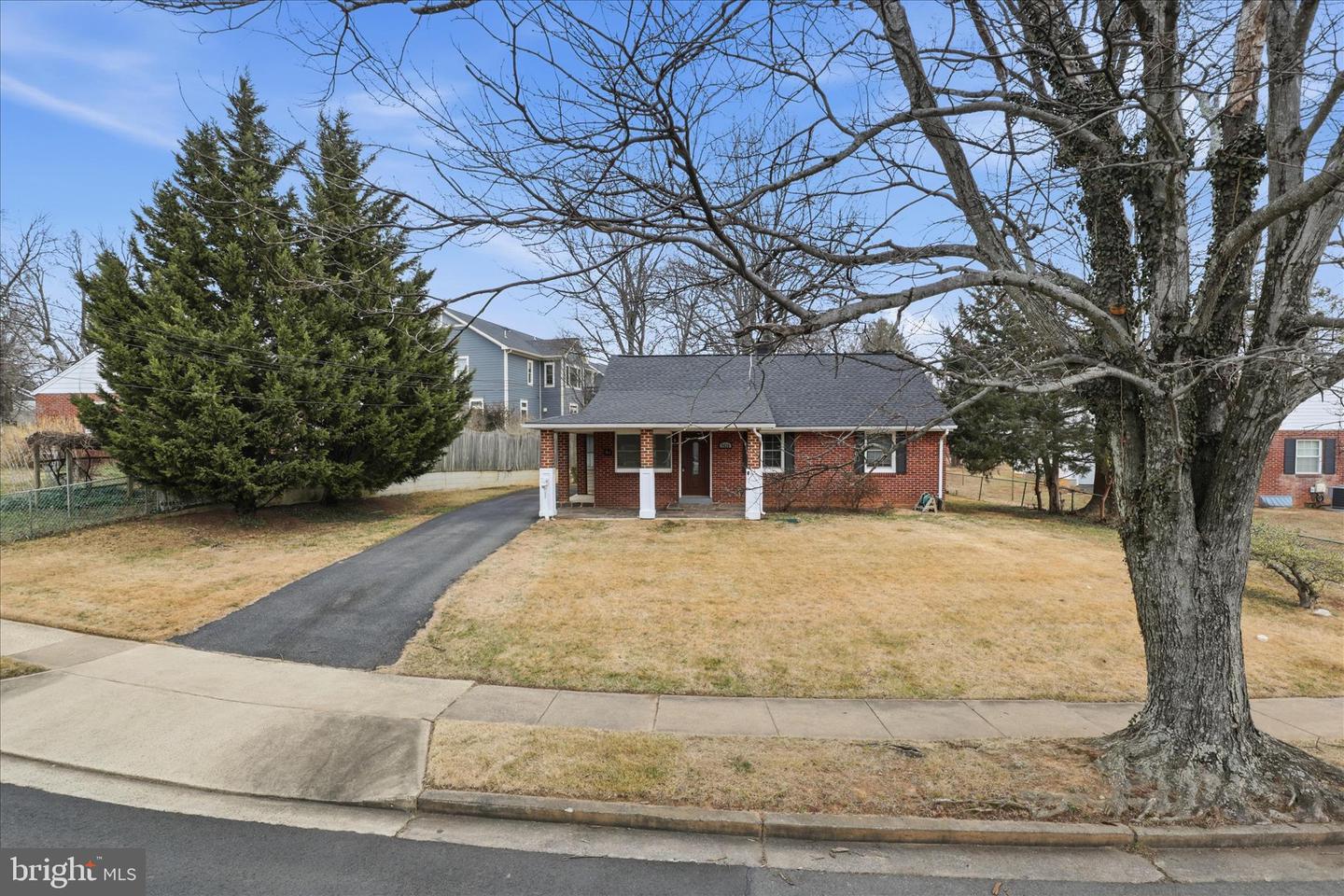 7416 SPORTSMAN DR, FALLS CHURCH, Virginia 22043, 3 Bedrooms Bedrooms, ,3 BathroomsBathrooms,Residential,For sale,7416 SPORTSMAN DR,VAFX2285816 MLS # VAFX2285816