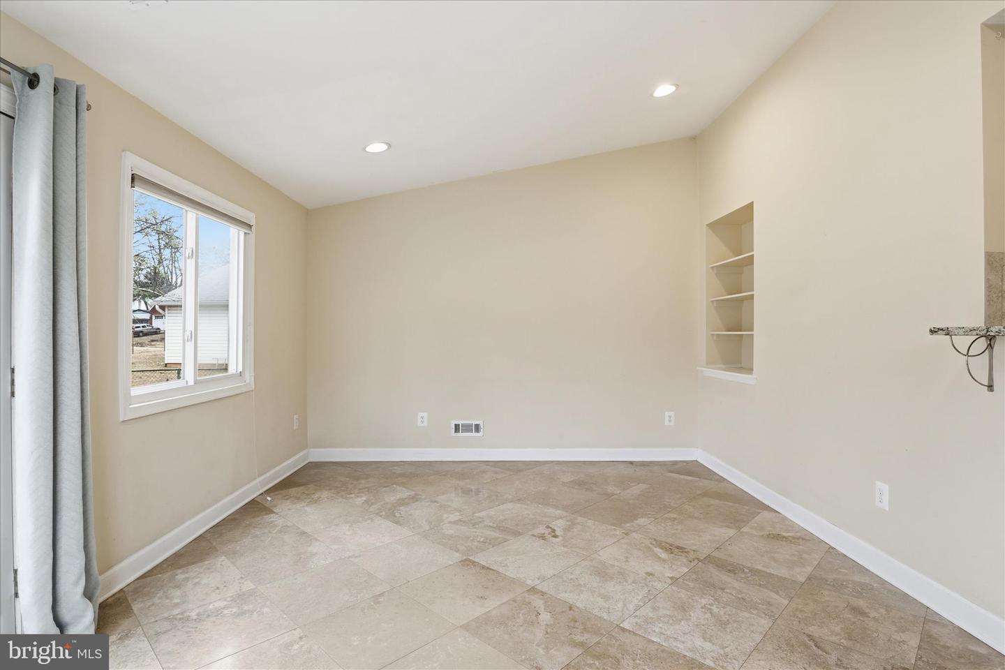 7416 SPORTSMAN DR, FALLS CHURCH, Virginia 22043, 3 Bedrooms Bedrooms, ,3 BathroomsBathrooms,Residential,For sale,7416 SPORTSMAN DR,VAFX2285816 MLS # VAFX2285816