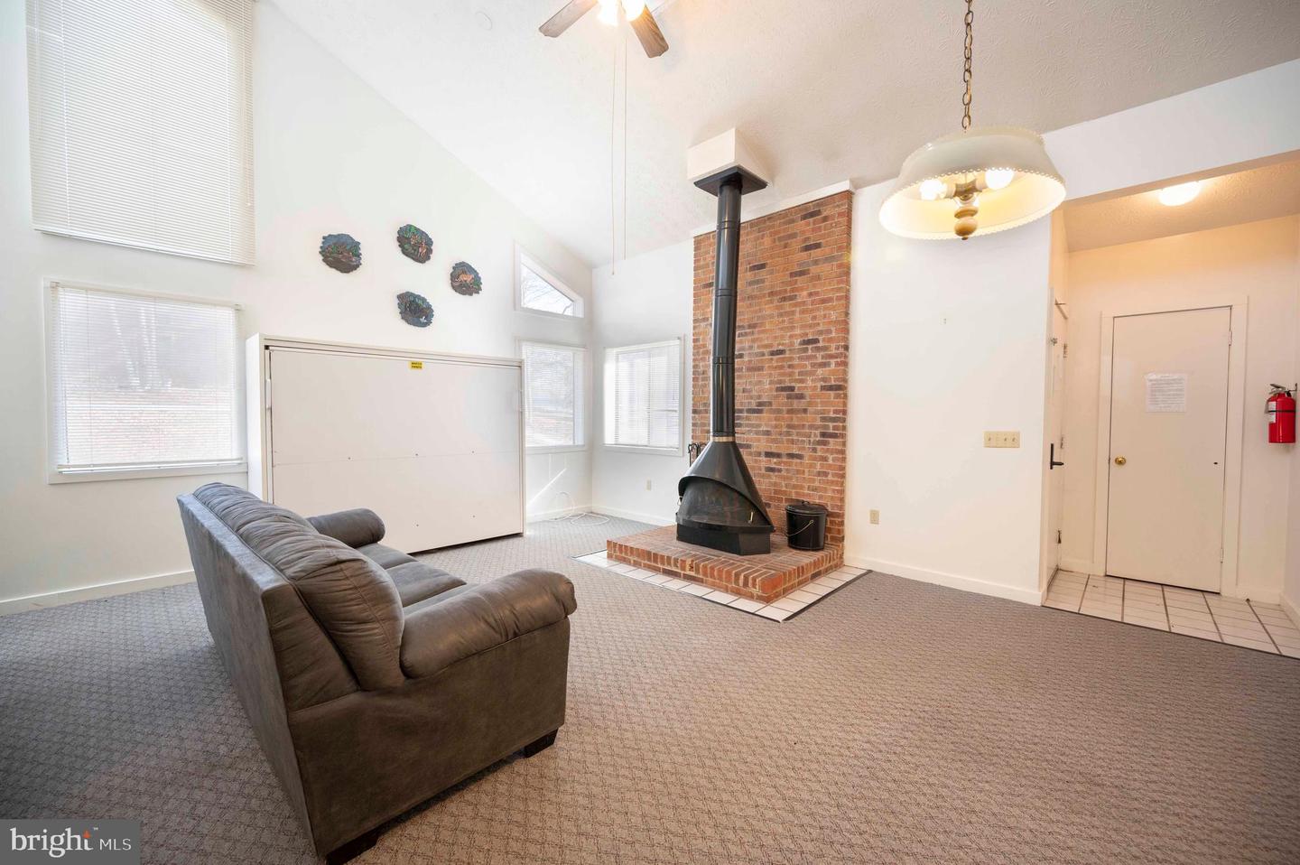 377 SPITZ #100 A&B, BASYE, Virginia 22810, 4 Bedrooms Bedrooms, 10 Rooms Rooms,4 BathroomsBathrooms,Residential,For sale,377 SPITZ #100 A&B,VASH2013396 MLS # VASH2013396