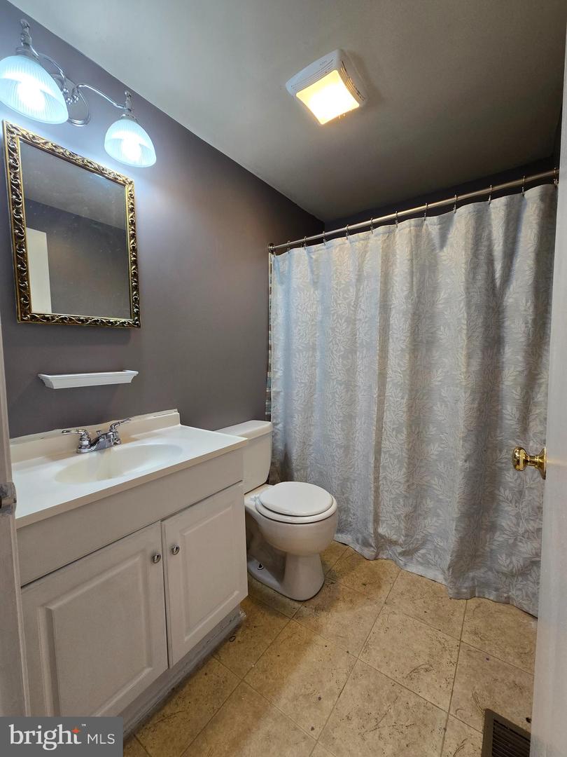 803 TOMAHAWK TRL, WINCHESTER, Virginia 22602, 3 Bedrooms Bedrooms, ,1 BathroomBathrooms,Residential,For sale,803 TOMAHAWK TRL,VAFV2039034 MLS # VAFV2039034