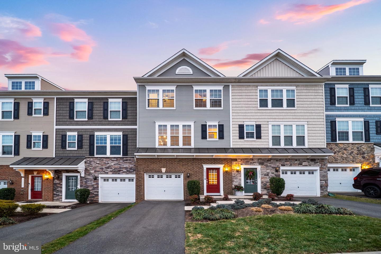 15309 LINVILLE CREEK DR, HAYMARKET, Virginia 20169, 4 Bedrooms Bedrooms, 14 Rooms Rooms,3 BathroomsBathrooms,Residential,For sale,15309 LINVILLE CREEK DR,VAPW2110762 MLS # VAPW2110762