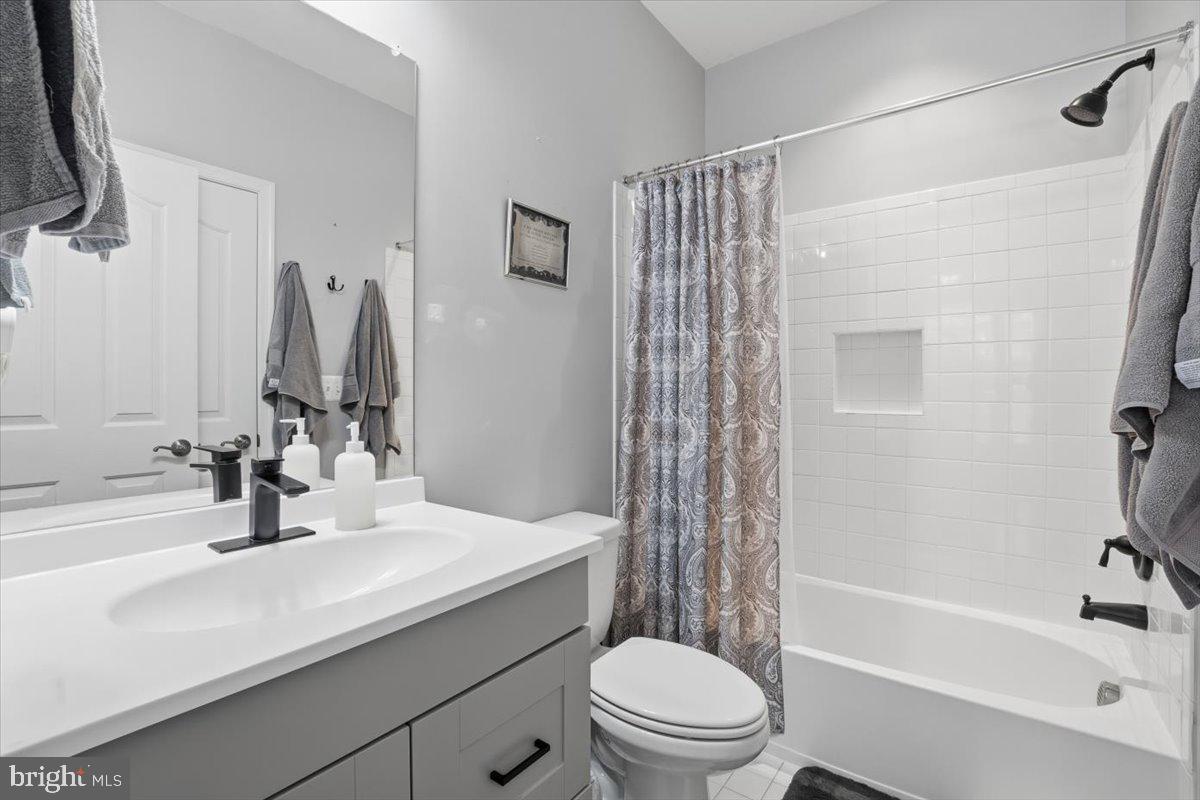 11 SWEET WILLIAM DR, STAFFORD, Virginia 22554, 6 Bedrooms Bedrooms, ,5 BathroomsBathrooms,Residential,For sale,11 SWEET WILLIAM DR,VAST2045346 MLS # VAST2045346