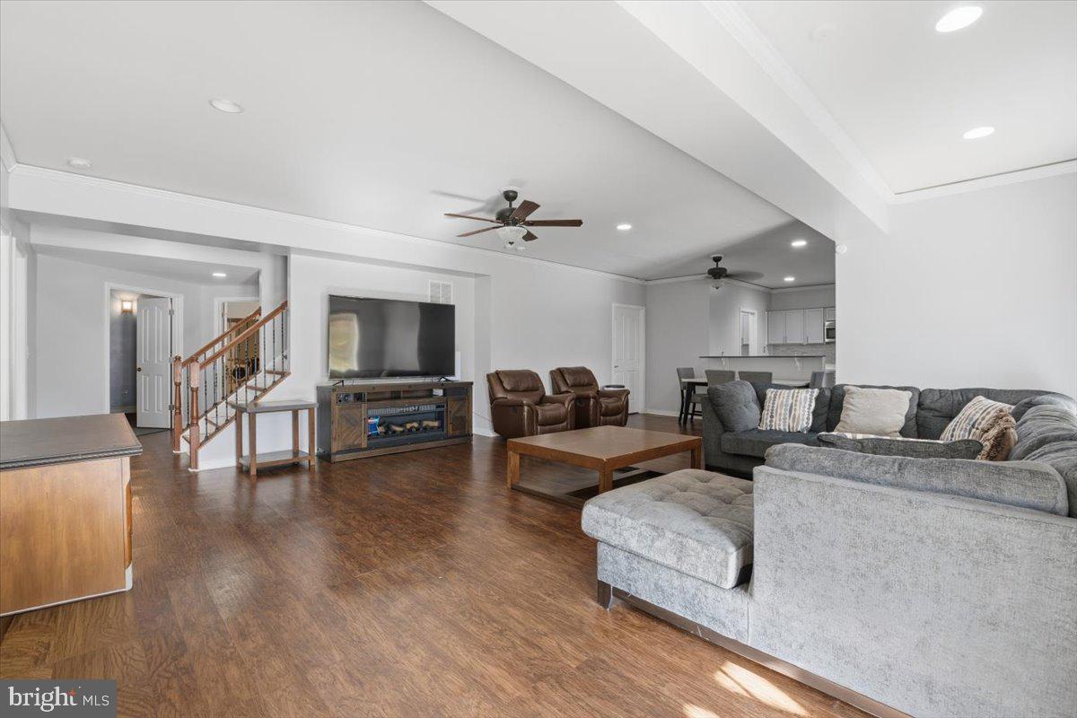 11 SWEET WILLIAM DR, STAFFORD, Virginia 22554, 6 Bedrooms Bedrooms, ,5 BathroomsBathrooms,Residential,For sale,11 SWEET WILLIAM DR,VAST2045346 MLS # VAST2045346