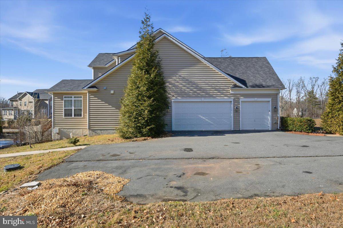 11 SWEET WILLIAM DR, STAFFORD, Virginia 22554, 6 Bedrooms Bedrooms, ,5 BathroomsBathrooms,Residential,For sale,11 SWEET WILLIAM DR,VAST2045346 MLS # VAST2045346