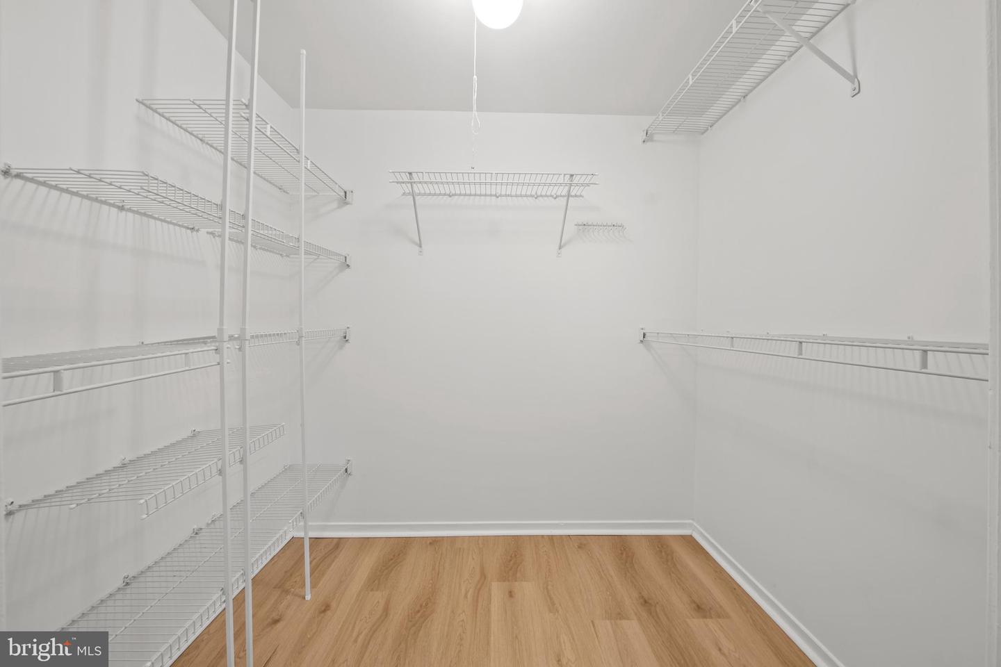 1656 PARKCREST CIR #2D/301, RESTON, Virginia 20190, 1 Bedroom Bedrooms, ,1 BathroomBathrooms,Residential,For sale,1656 PARKCREST CIR #2D/301,VAFX2277096 MLS # VAFX2277096