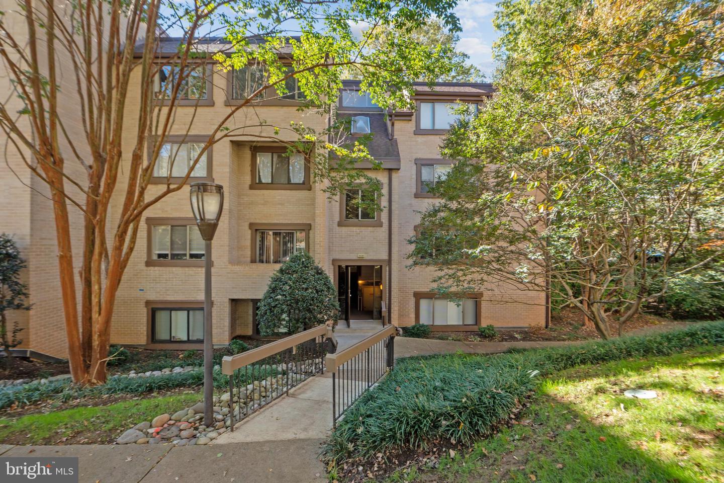 1656 PARKCREST CIR #2D/301, RESTON, Virginia 20190, 1 Bedroom Bedrooms, ,1 BathroomBathrooms,Residential,For sale,1656 PARKCREST CIR #2D/301,VAFX2277096 MLS # VAFX2277096