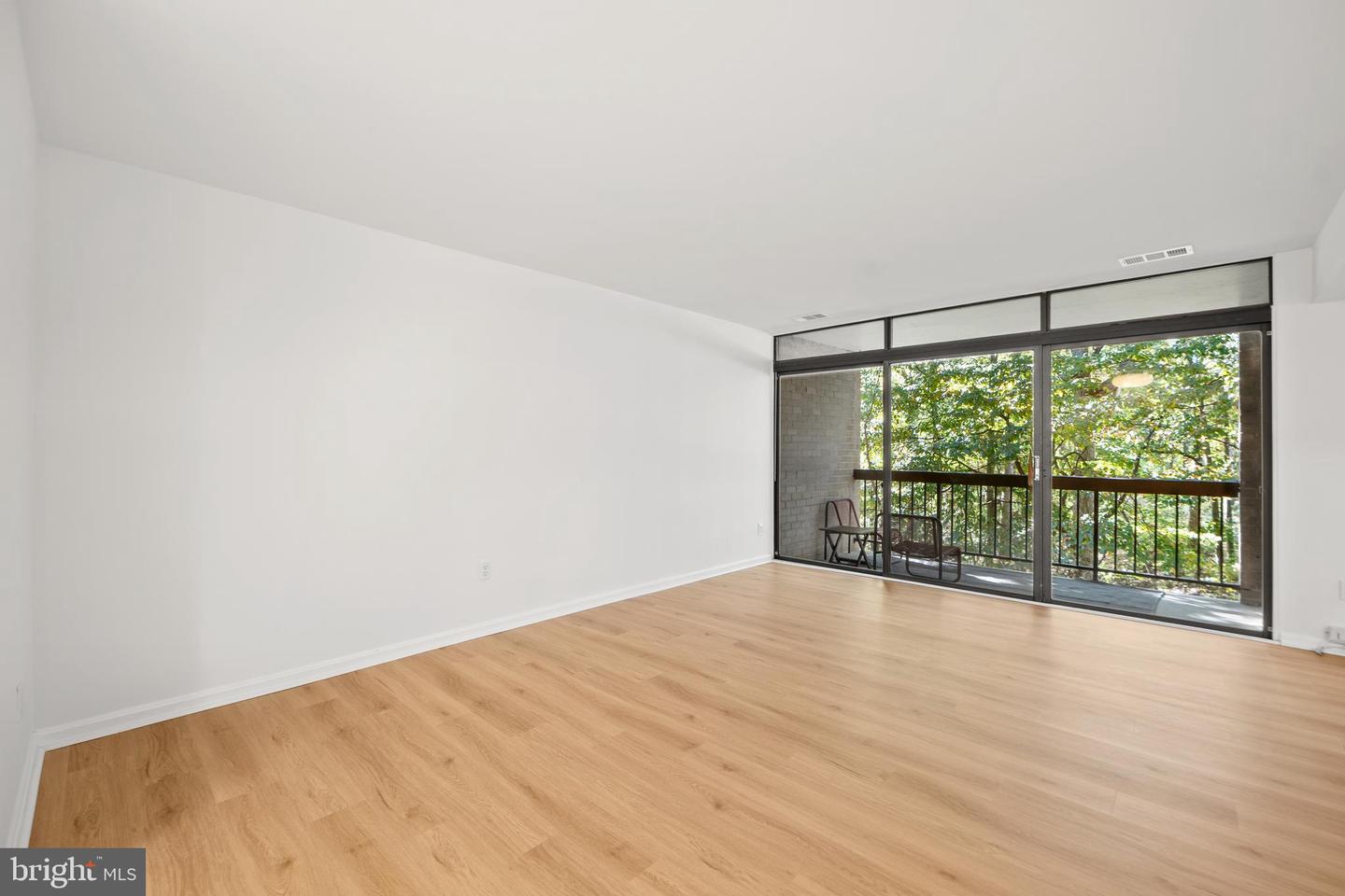 1656 PARKCREST CIR #2D/301, RESTON, Virginia 20190, 1 Bedroom Bedrooms, ,1 BathroomBathrooms,Residential,For sale,1656 PARKCREST CIR #2D/301,VAFX2277096 MLS # VAFX2277096