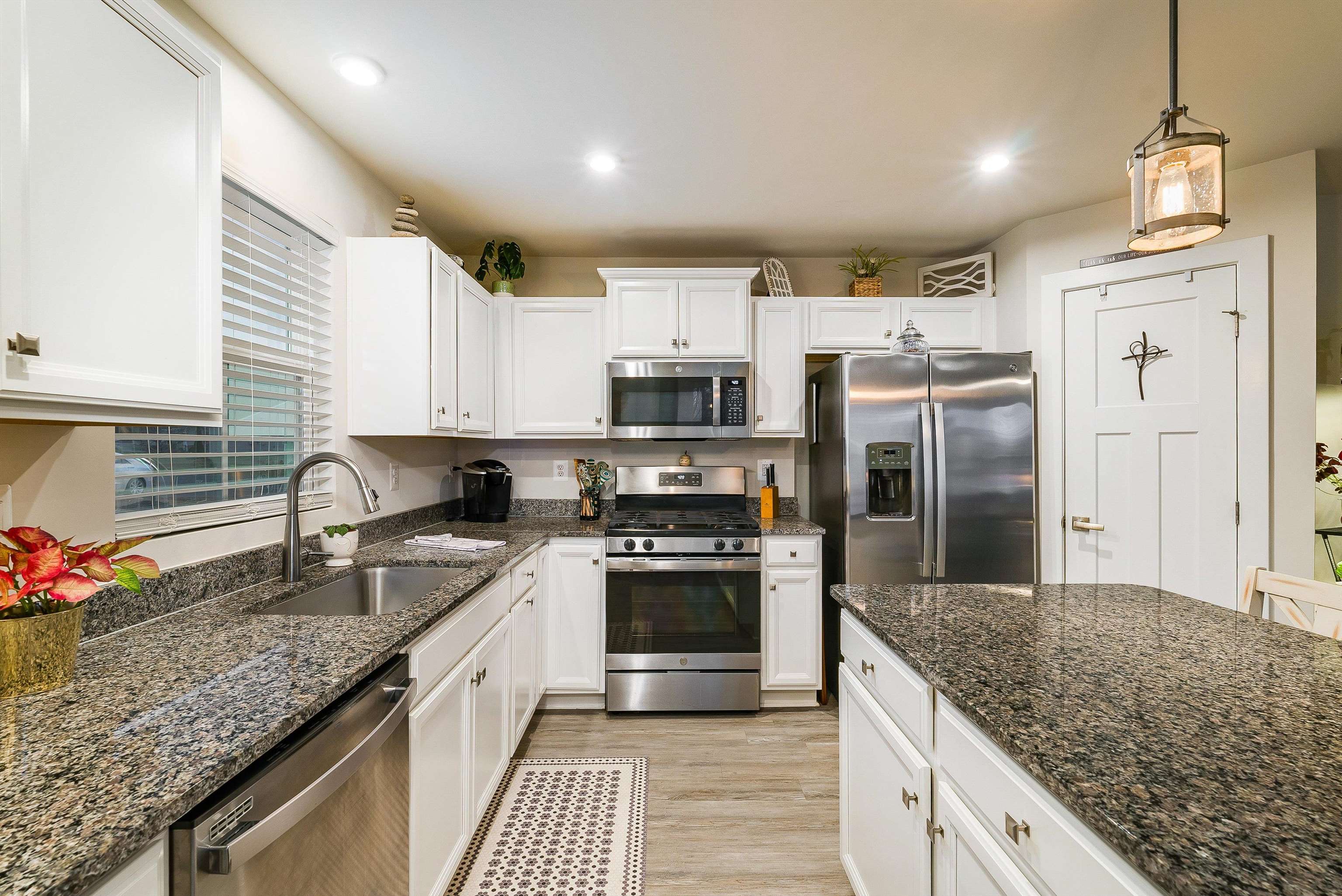 13 SOUTH PEAK DR, MCGAHEYSVILLE, Virginia 22840, 3 Bedrooms Bedrooms, ,2 BathroomsBathrooms,Residential,13 SOUTH PEAK DR,672596 MLS # 672596