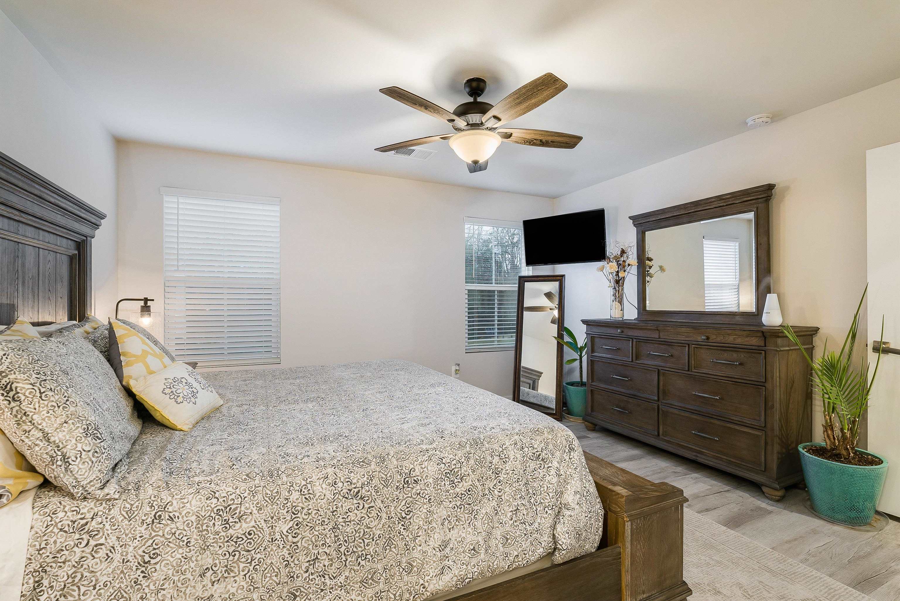 13 SOUTH PEAK DR, MCGAHEYSVILLE, Virginia 22840, 3 Bedrooms Bedrooms, ,2 BathroomsBathrooms,Residential,13 SOUTH PEAK DR,672596 MLS # 672596