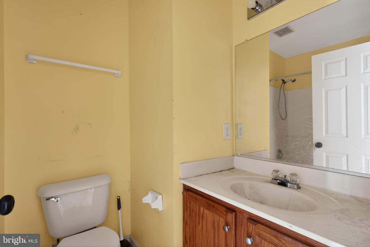 451 HOLLYBROOK RIDGE LN, RICHMOND, Virginia 23223, 3 Bedrooms Bedrooms, ,2 BathroomsBathrooms,Residential,For sale,451 HOLLYBROOK RIDGE LN,VAHN2001122 MLS # VAHN2001122