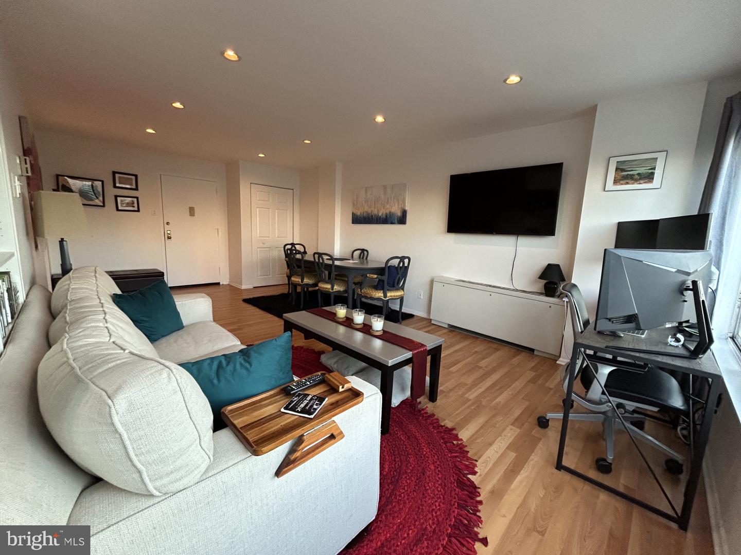 5340 HOLMES RUN PKWY #706, ALEXANDRIA, Virginia 22304, 1 Bedroom Bedrooms, ,1 BathroomBathrooms,Residential,For sale,5340 HOLMES RUN PKWY #706,VAAX2052244 MLS # VAAX2052244