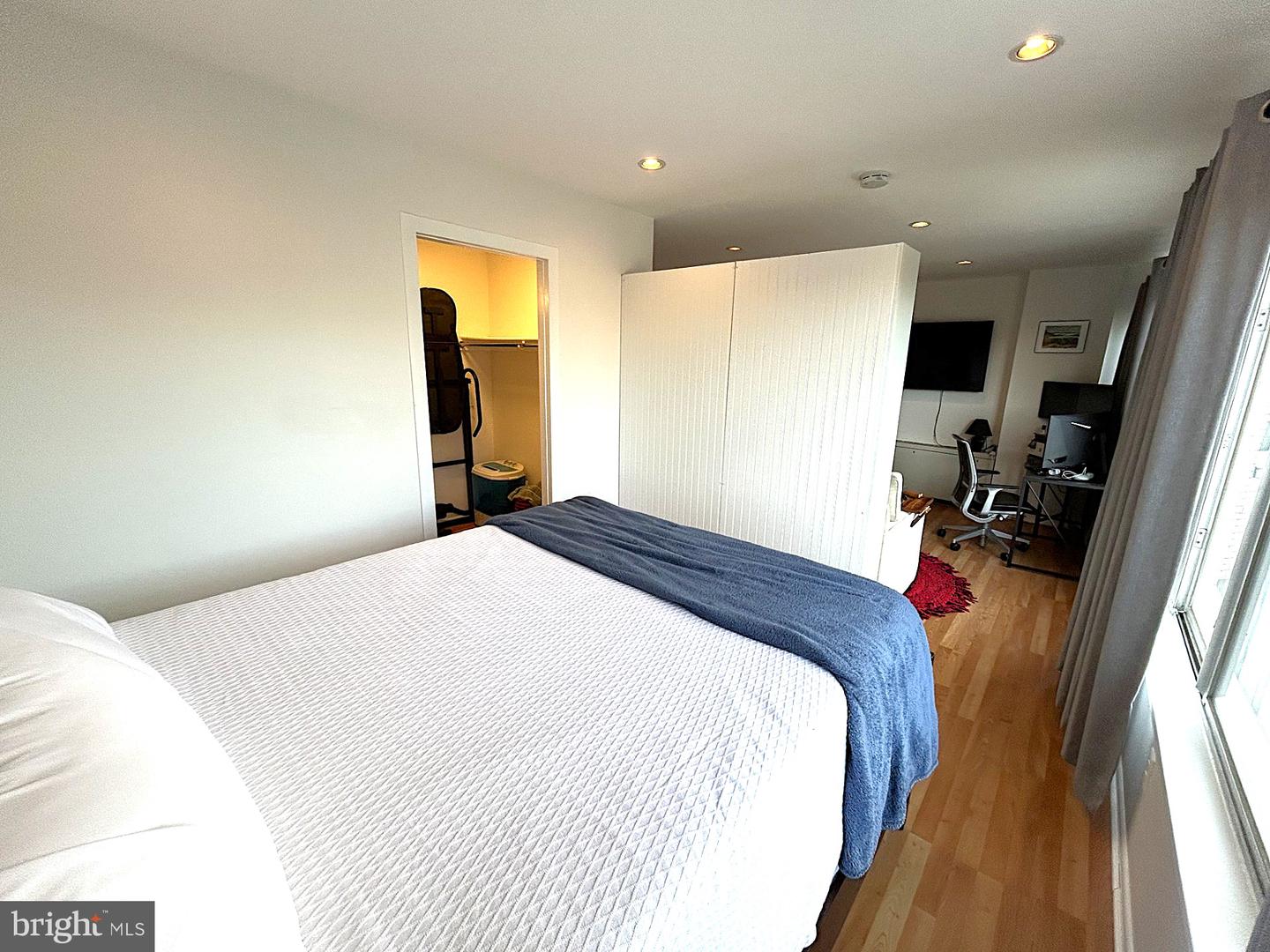 5340 HOLMES RUN PKWY #706, ALEXANDRIA, Virginia 22304, 1 Bedroom Bedrooms, ,1 BathroomBathrooms,Residential,For sale,5340 HOLMES RUN PKWY #706,VAAX2052244 MLS # VAAX2052244