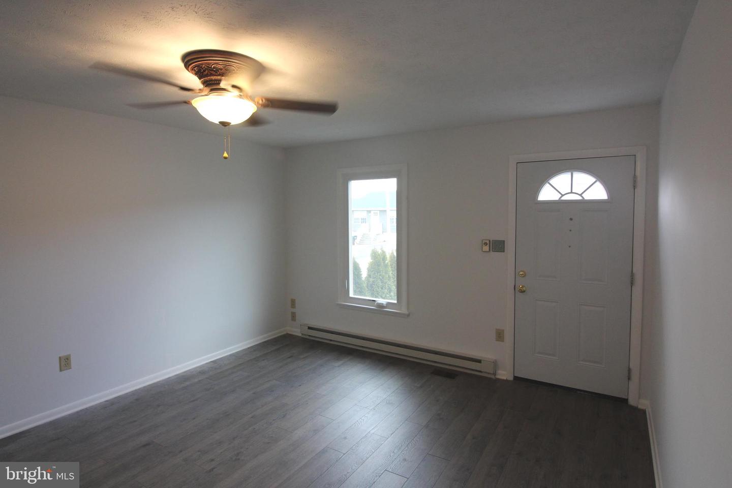 442 PLEASANT VIEW DR, STRASBURG, Virginia 22657, 2 Bedrooms Bedrooms, ,1 BathroomBathrooms,Residential,For sale,442 PLEASANT VIEW DR,VASH2013168 MLS # VASH2013168