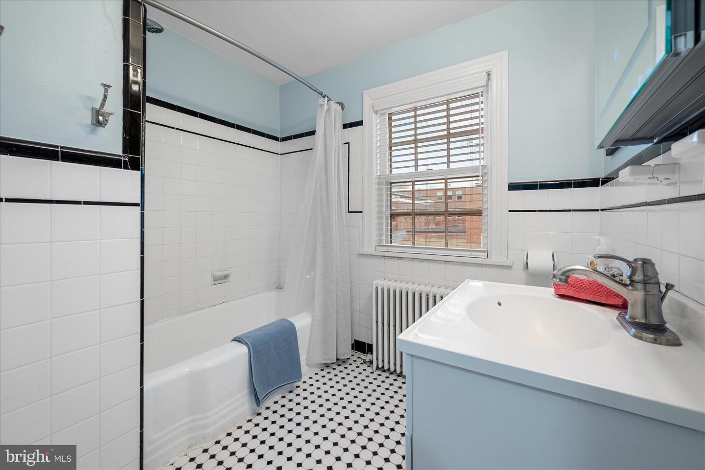 407 JEFFERSON ST, WINCHESTER, Virginia 22601, 3 Bedrooms Bedrooms, ,1 BathroomBathrooms,Residential,For sale,407 JEFFERSON ST,VAWI2009590 MLS # VAWI2009590