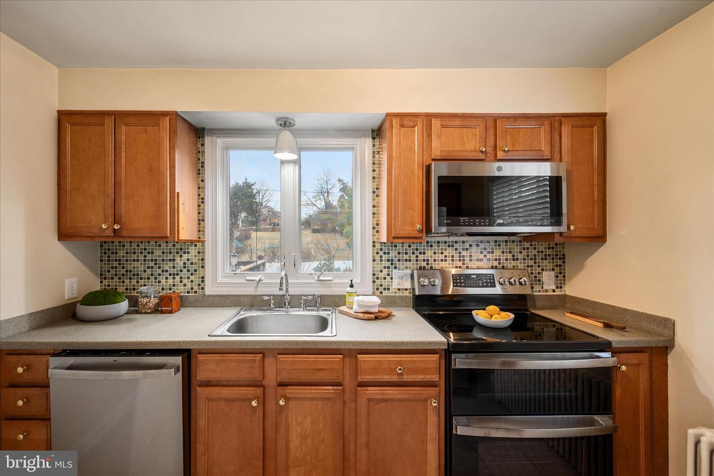 407 JEFFERSON ST, WINCHESTER, Virginia 22601, 3 Bedrooms Bedrooms, ,1 BathroomBathrooms,Residential,For sale,407 JEFFERSON ST,VAWI2009590 MLS # VAWI2009590