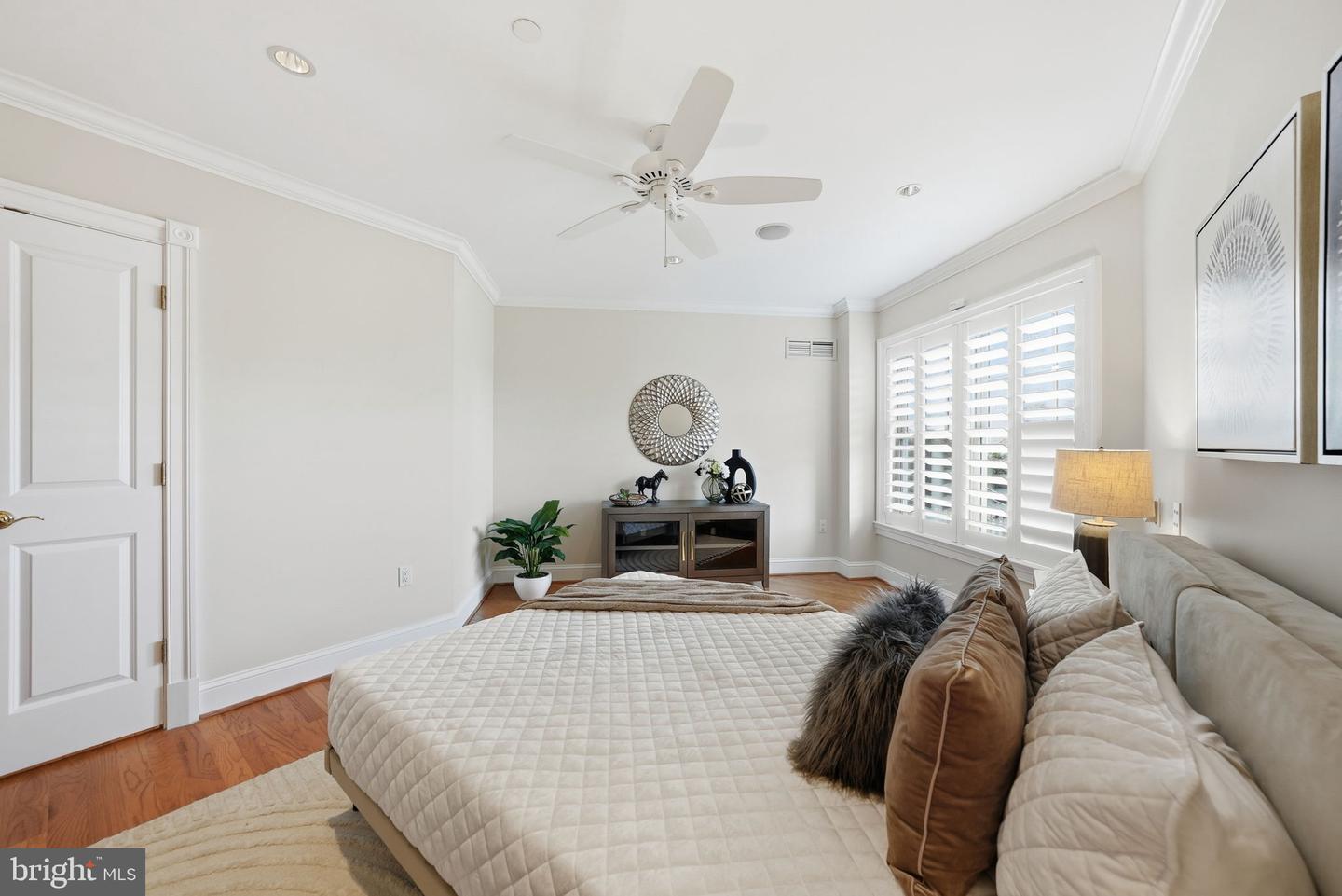 1201 N NASH ST #205, ARLINGTON, Virginia 22209, 1 Bedroom Bedrooms, ,1 BathroomBathrooms,Residential,For sale,1201 N NASH ST #205,VAAR2067718 MLS # VAAR2067718