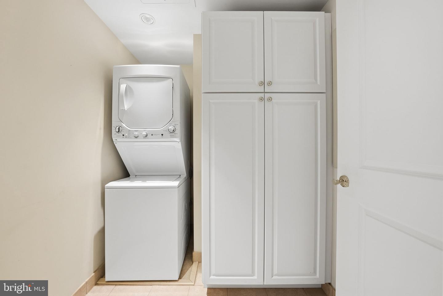 1201 N NASH ST #205, ARLINGTON, Virginia 22209, 1 Bedroom Bedrooms, ,1 BathroomBathrooms,Residential,For sale,1201 N NASH ST #205,VAAR2067718 MLS # VAAR2067718