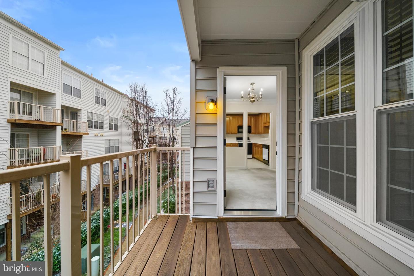 4110 VANDERBILT CT #303, FAIRFAX, Virginia 22030, 2 Bedrooms Bedrooms, 5 Rooms Rooms,2 BathroomsBathrooms,Residential,For sale,4110 VANDERBILT CT #303,VAFC2007664 MLS # VAFC2007664